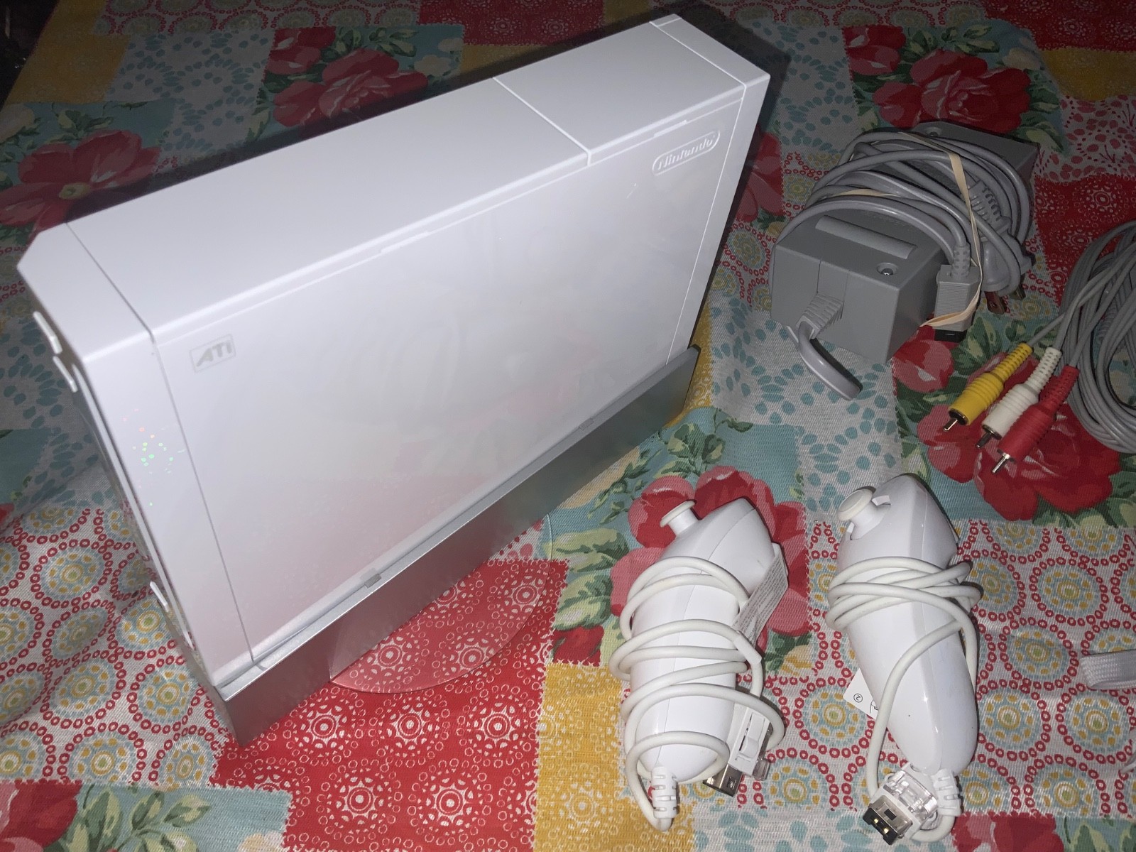 Nintendo Wii White Console & 10 Games. Very Clean N64, GameCube