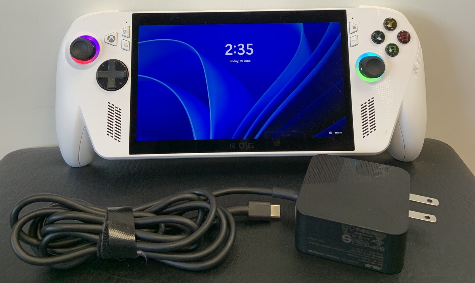 ROG Xbox Ally Z2A (512GB/12GB Ram/White) w/Charger (RC73YA-XB_ALLY.Z2A.16)