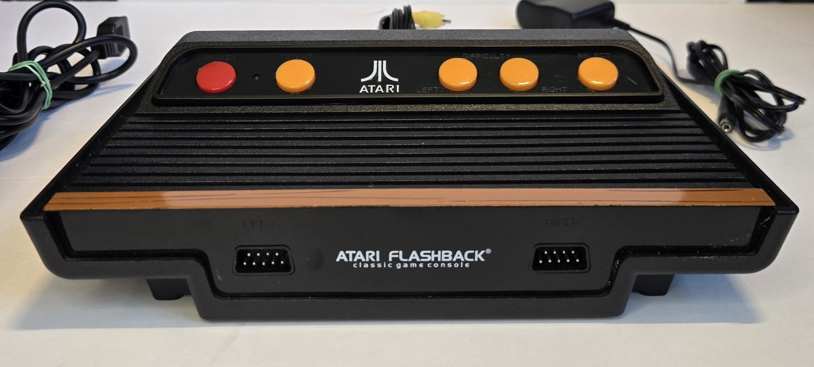 Atari Flashback 8 – 105 Built-in Games – 1 Wired Controller – Tested