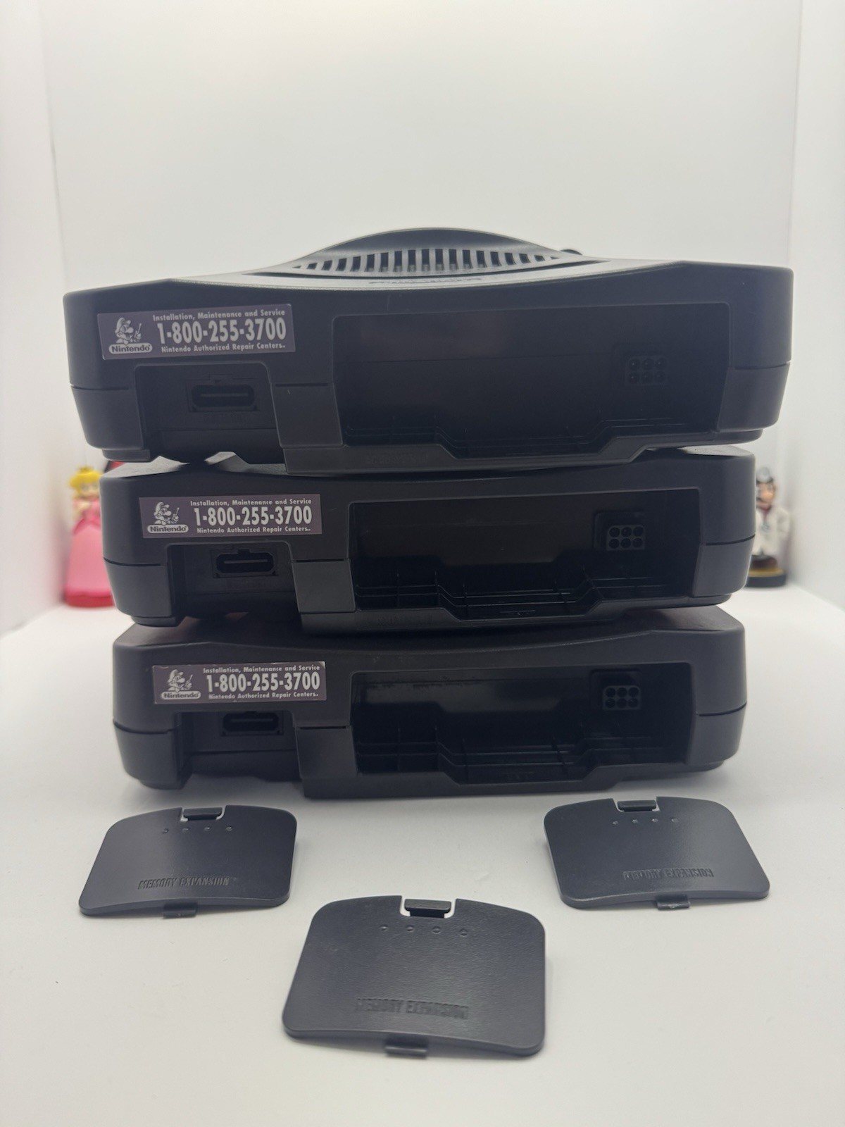 3 N64 Consoles 7 Controllers 30 Games