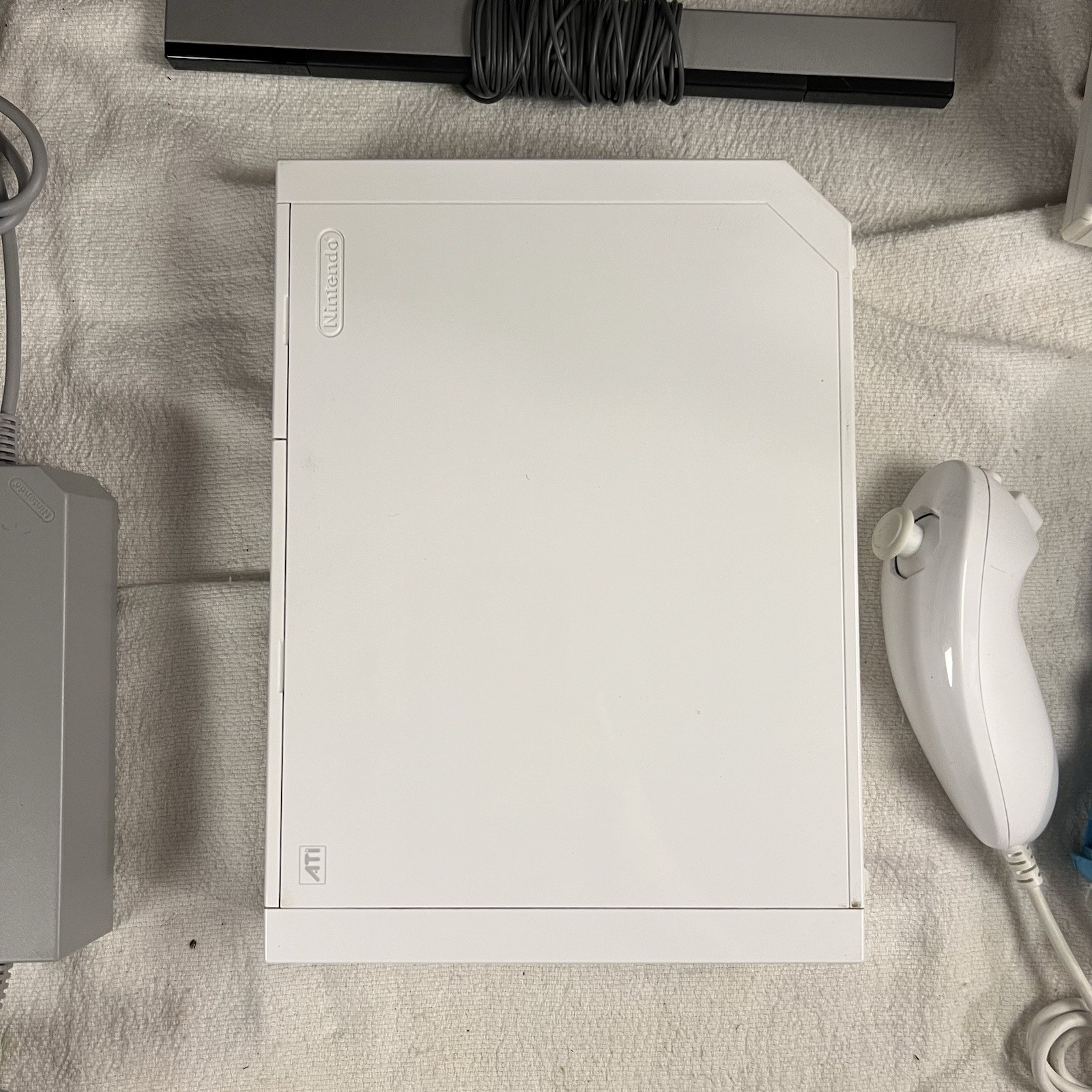 Nintendo Wii RVL-001 512 MB Home Console Bundle 7 Games