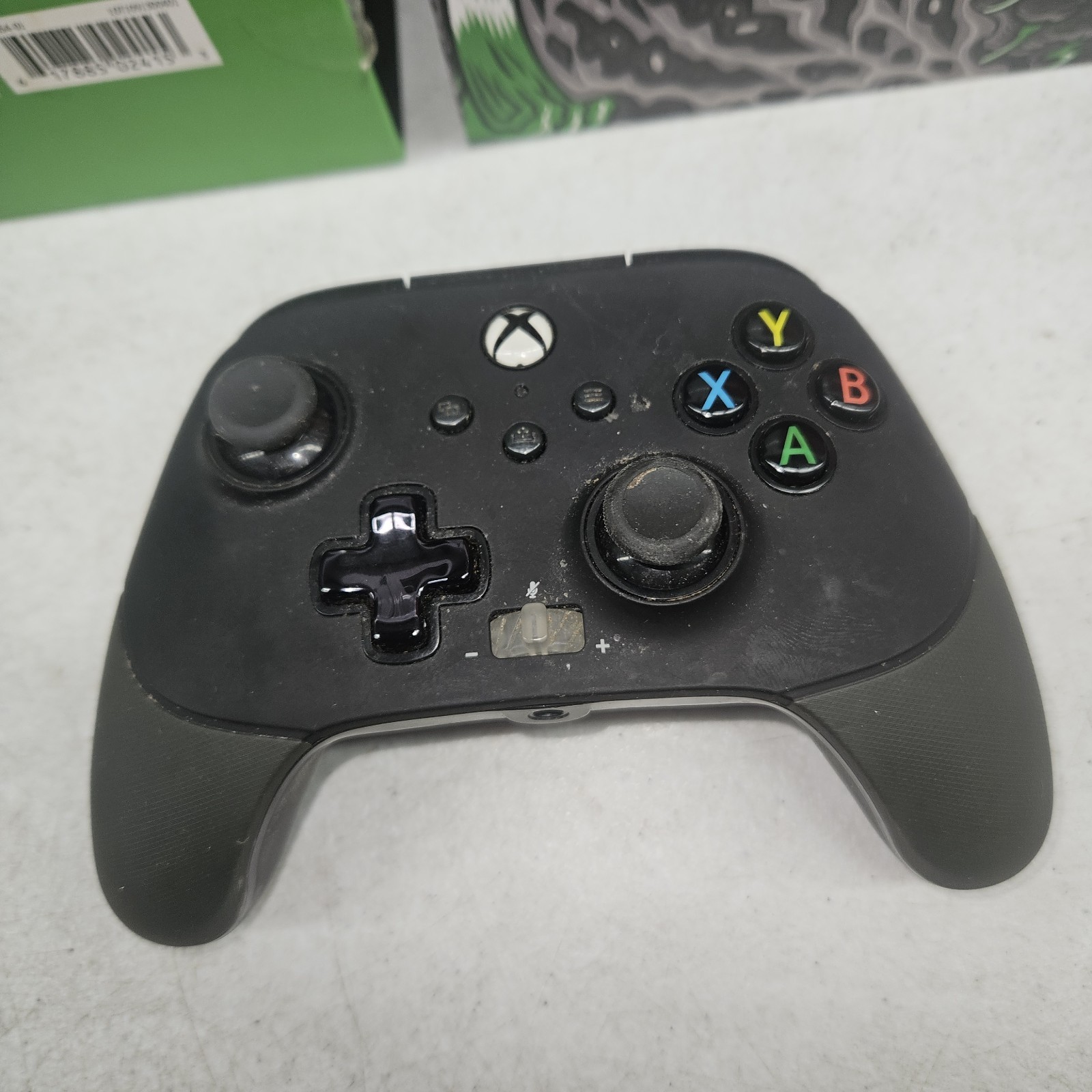 Microsoft Xbox One 500GB Black Console Bundle Attach On Titan Toy Soldiers