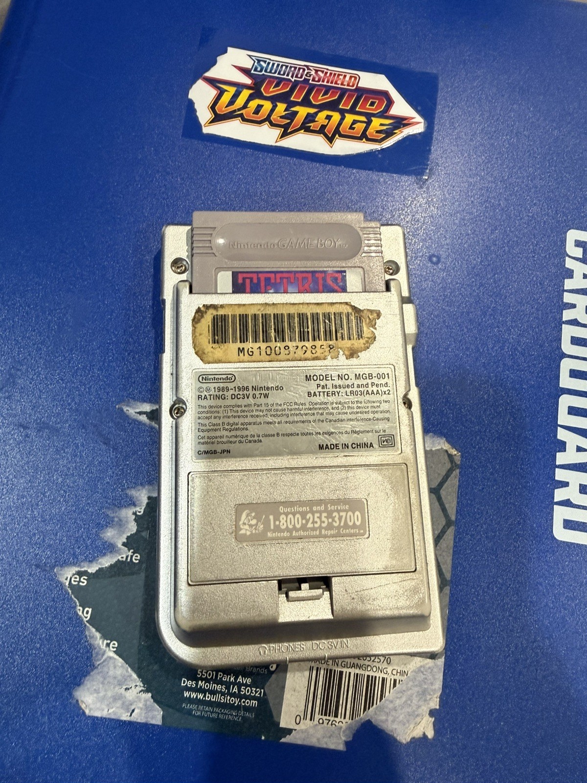 nintendo gameboy pocket silver