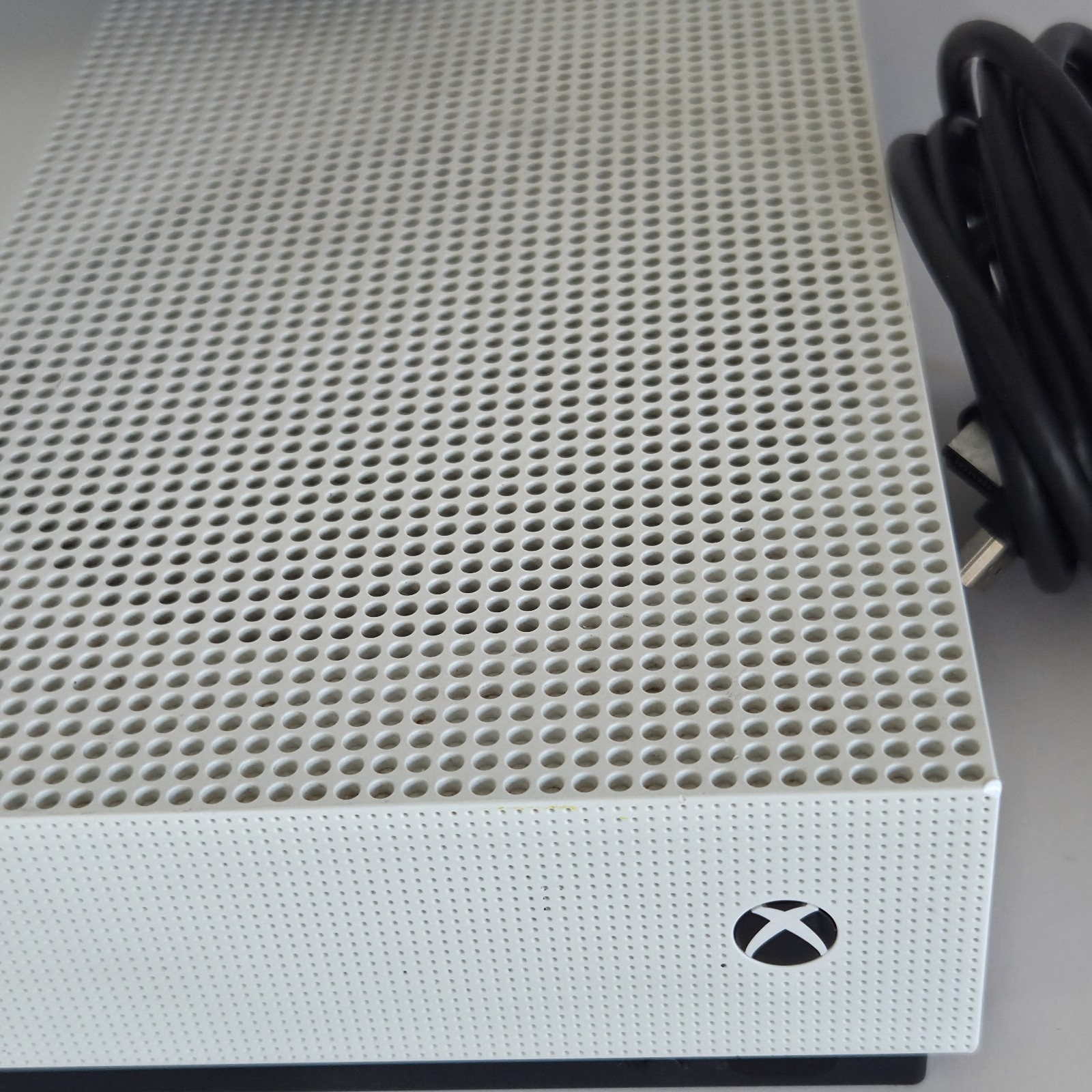 Microsoft Xbox One S Console 1681 Console OEM With Controller & Cords 500GB