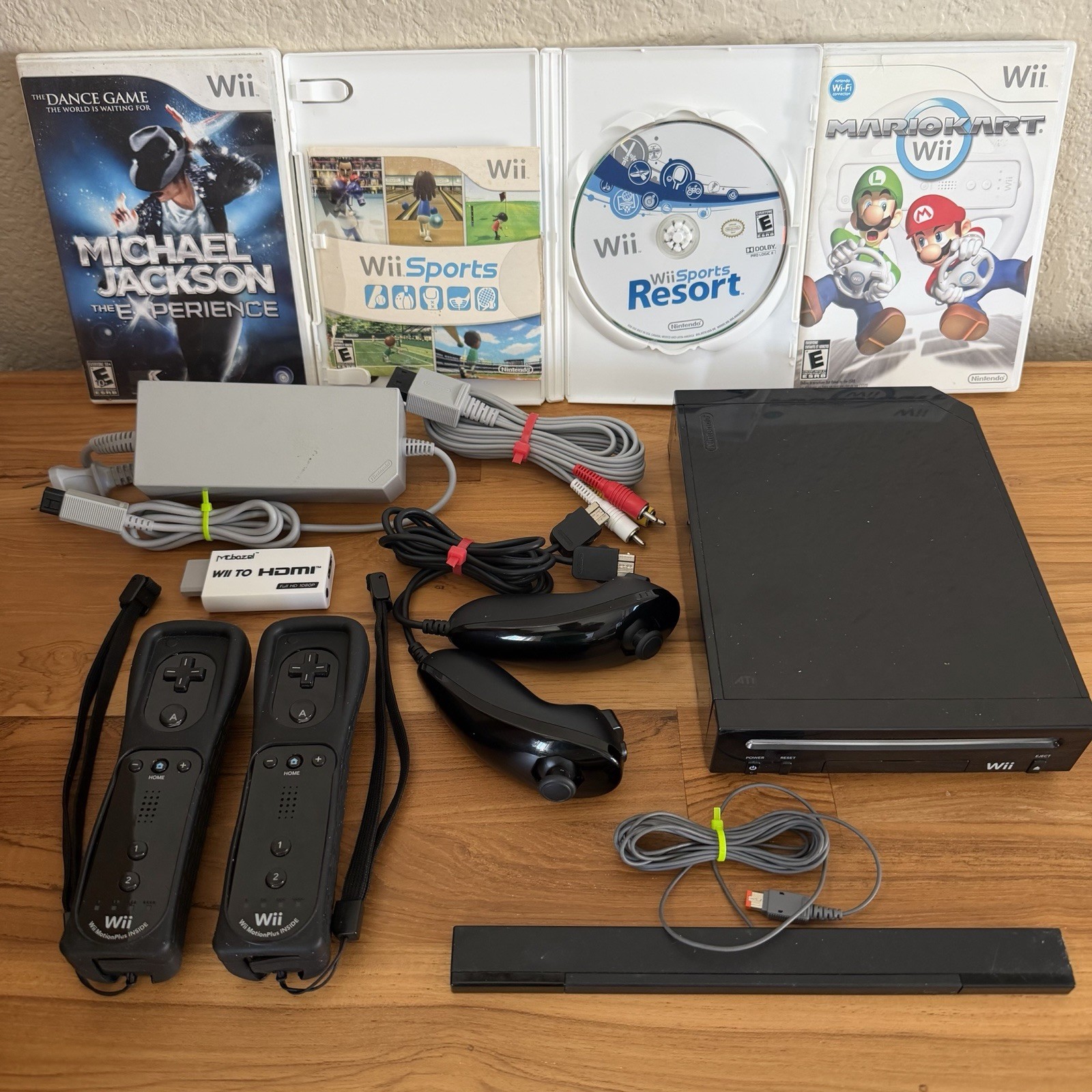 Nintendo Wii – Sports + Resort Michael Jackson Experience Mario Kart Motion Plus