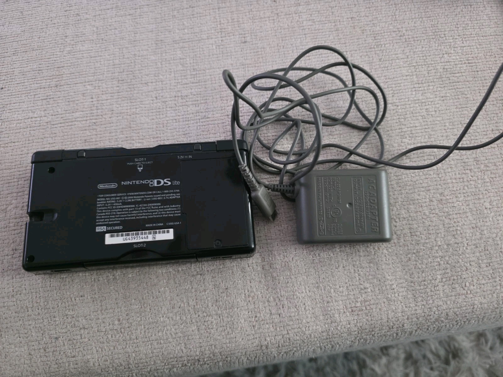 Nintendo DS Lite Handheld System – Onyx Black W/Charger No Stylus