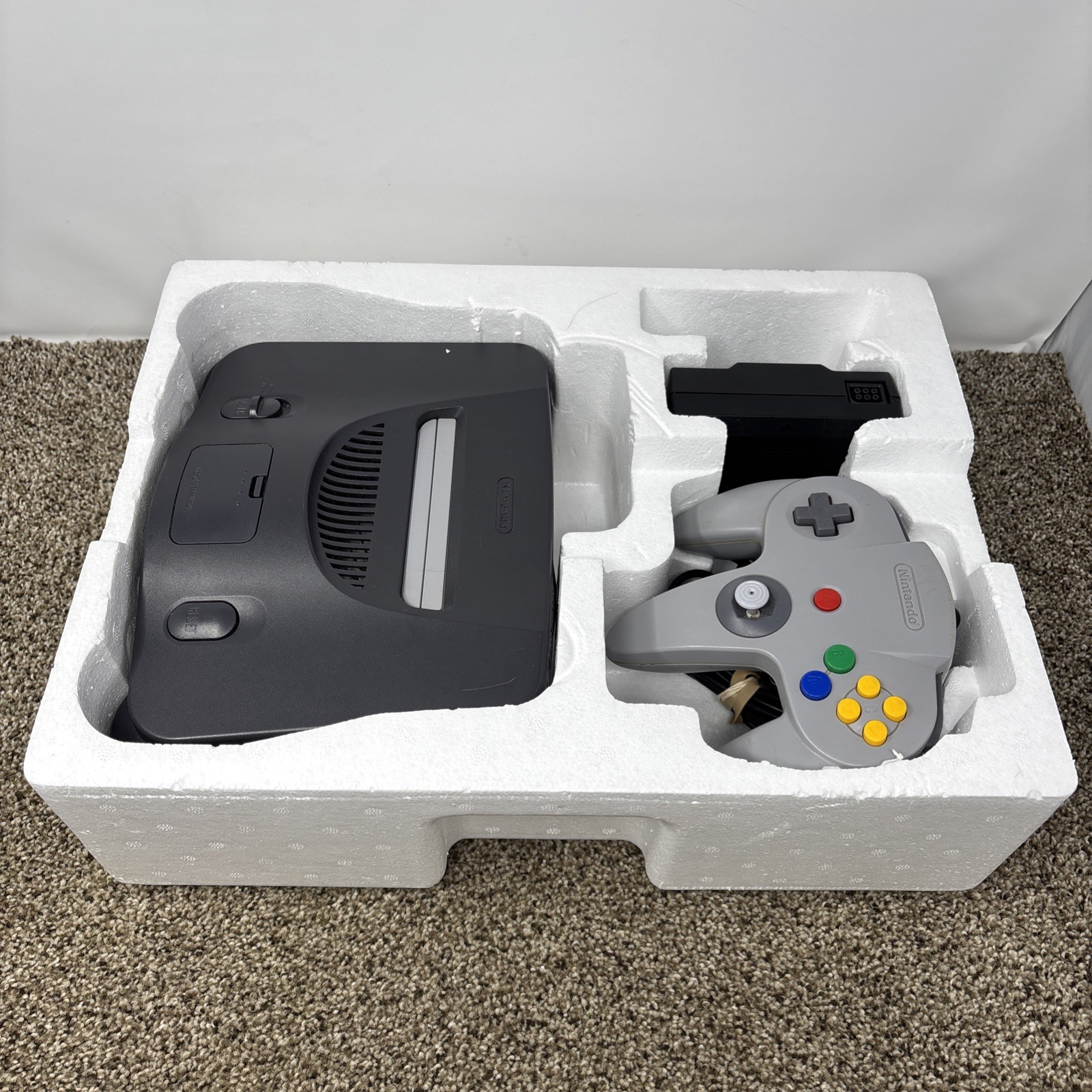 1996 Nintendo 64 Launch Edition Console Game Control Deck Complete in Box CIB