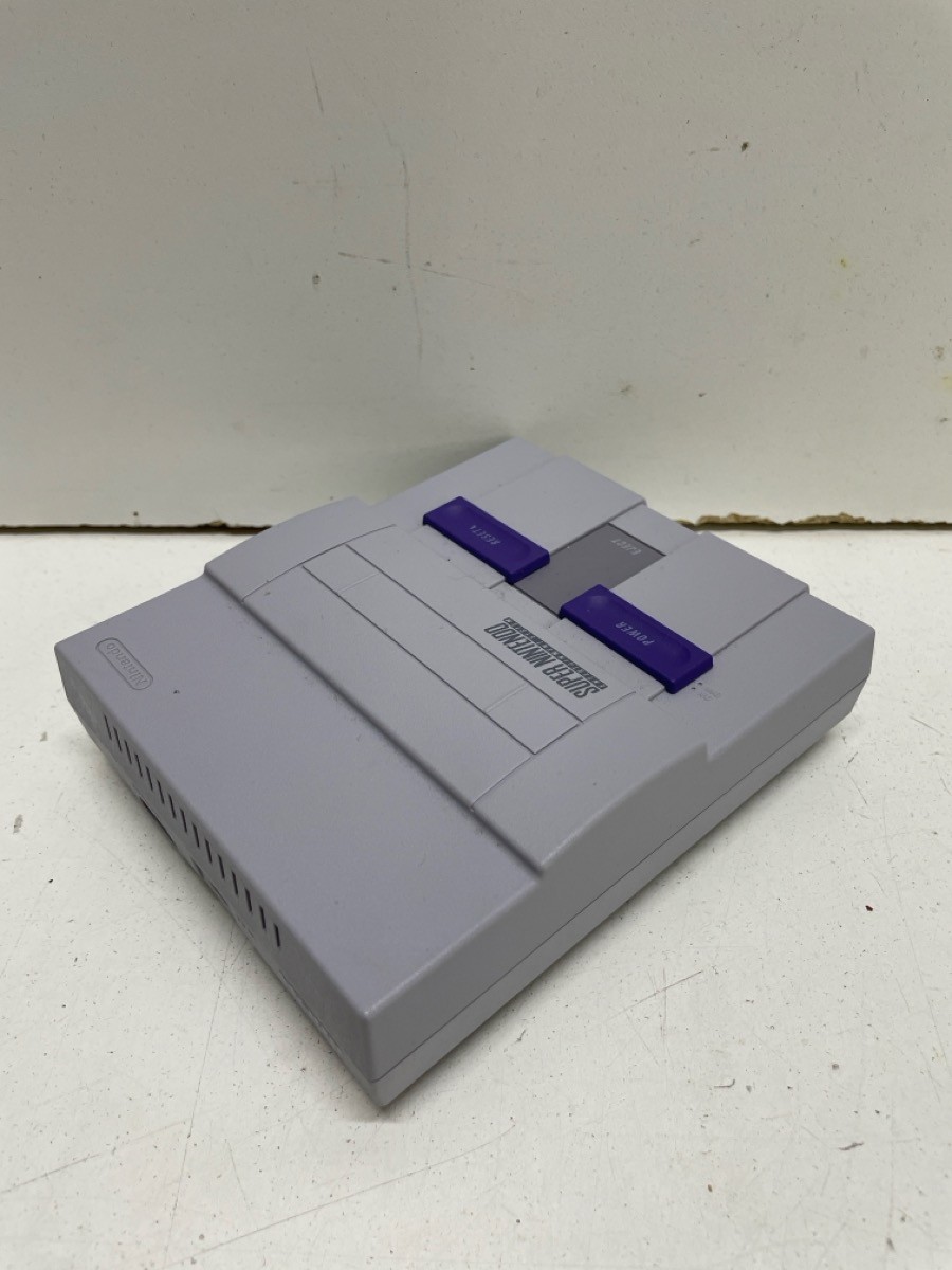 NINTENDO SUPER NINTENDO – CLV201 CONSOLE – CLASSIC (P18028717)