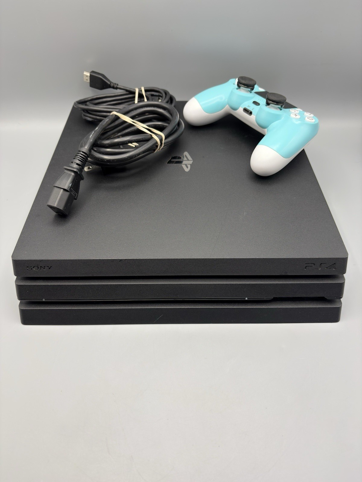 Sony Playstation 4 Pro (PS4 Pro) Home Entertainment Console CUH-7015B *Pre Owned
