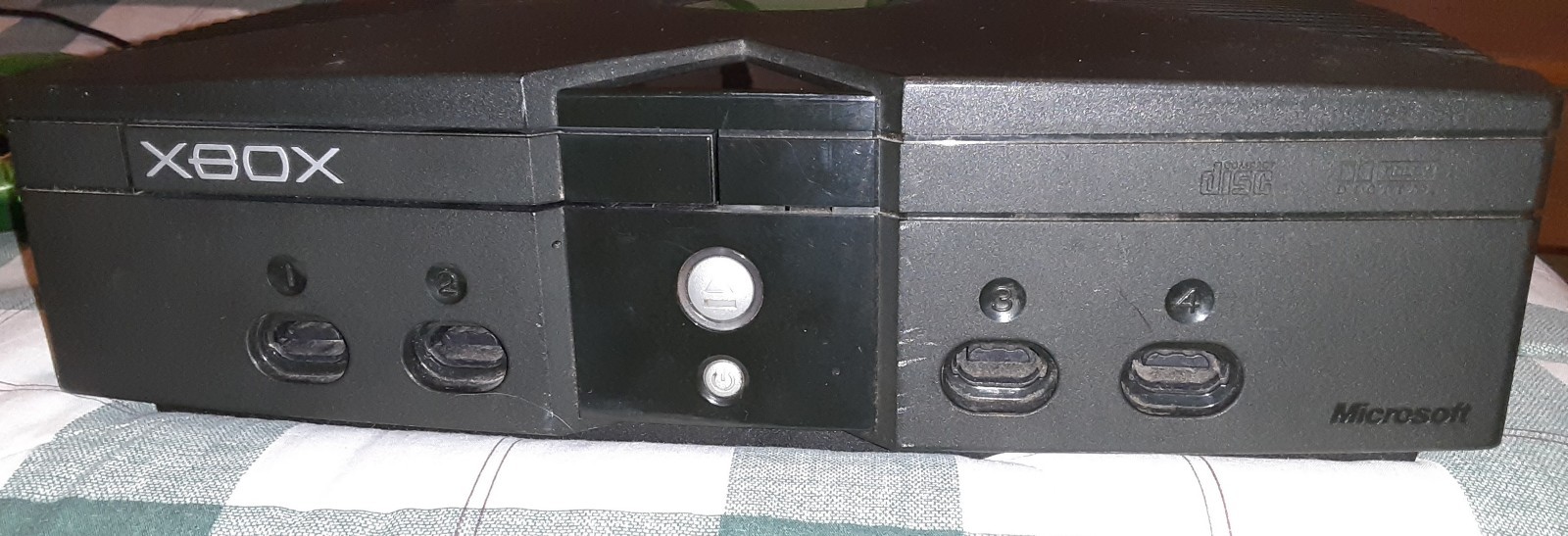 Microsoft Xbox Console with Controller & Cables (Struggles to Read Discs)