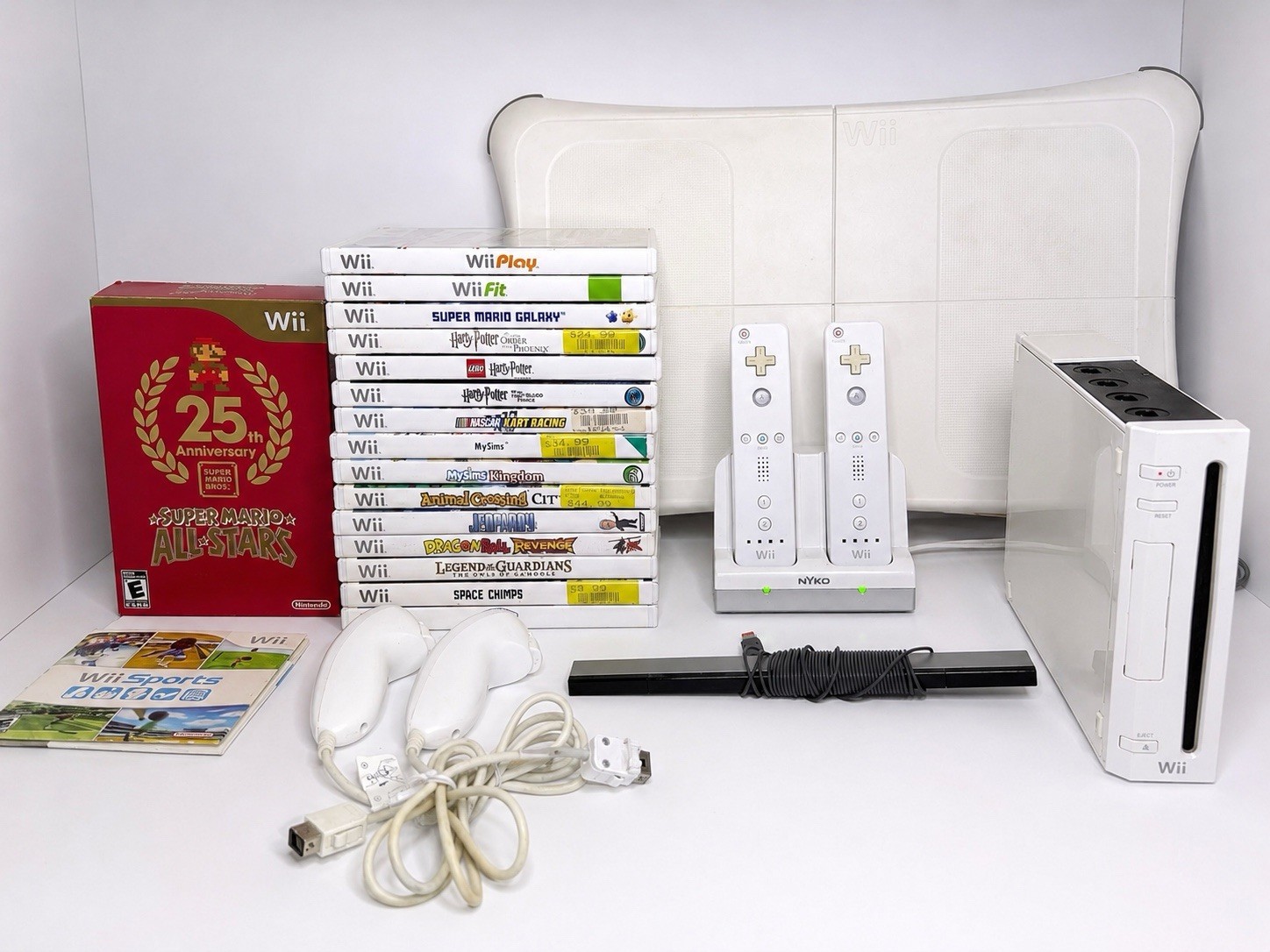 Nintendo Wii Console Bundle 17 Games Balance Board 2 Remotes 2 Nunchuks Tested