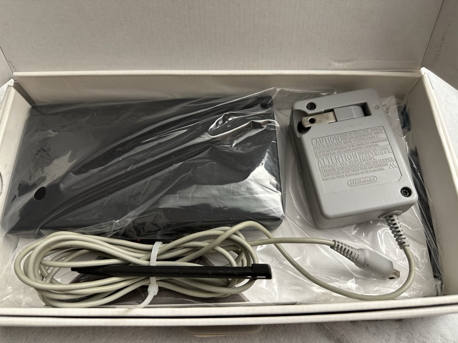 Nintendo DSi Console boxed with manual paperwork extra stylus ADULT OWNED.