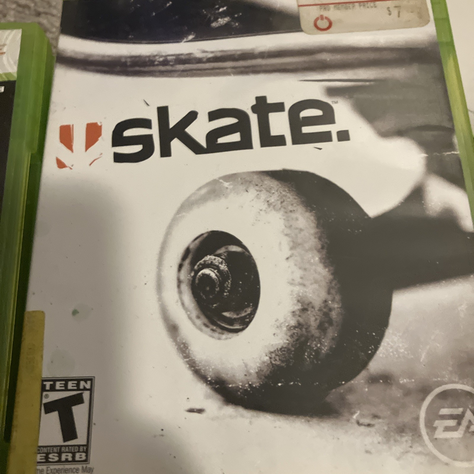 Microsoft Xbox 360 Pro System Bundle 60GB White Console (4)