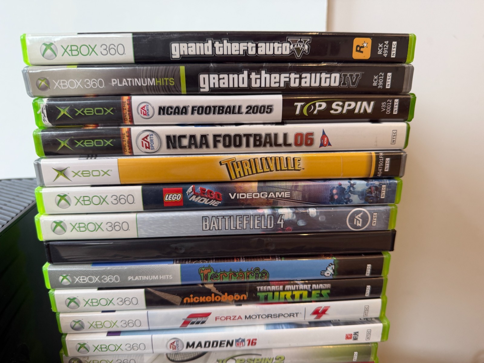 Xbox 360 E Console 250GB Bundle, Kinect, 5 Controllers, Power, 37 Games TESTED