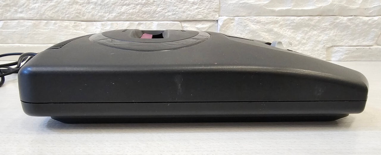 Mega Drive 2 Retro Vintage 1990s TV Game Console analog Sega 16 bit for repair