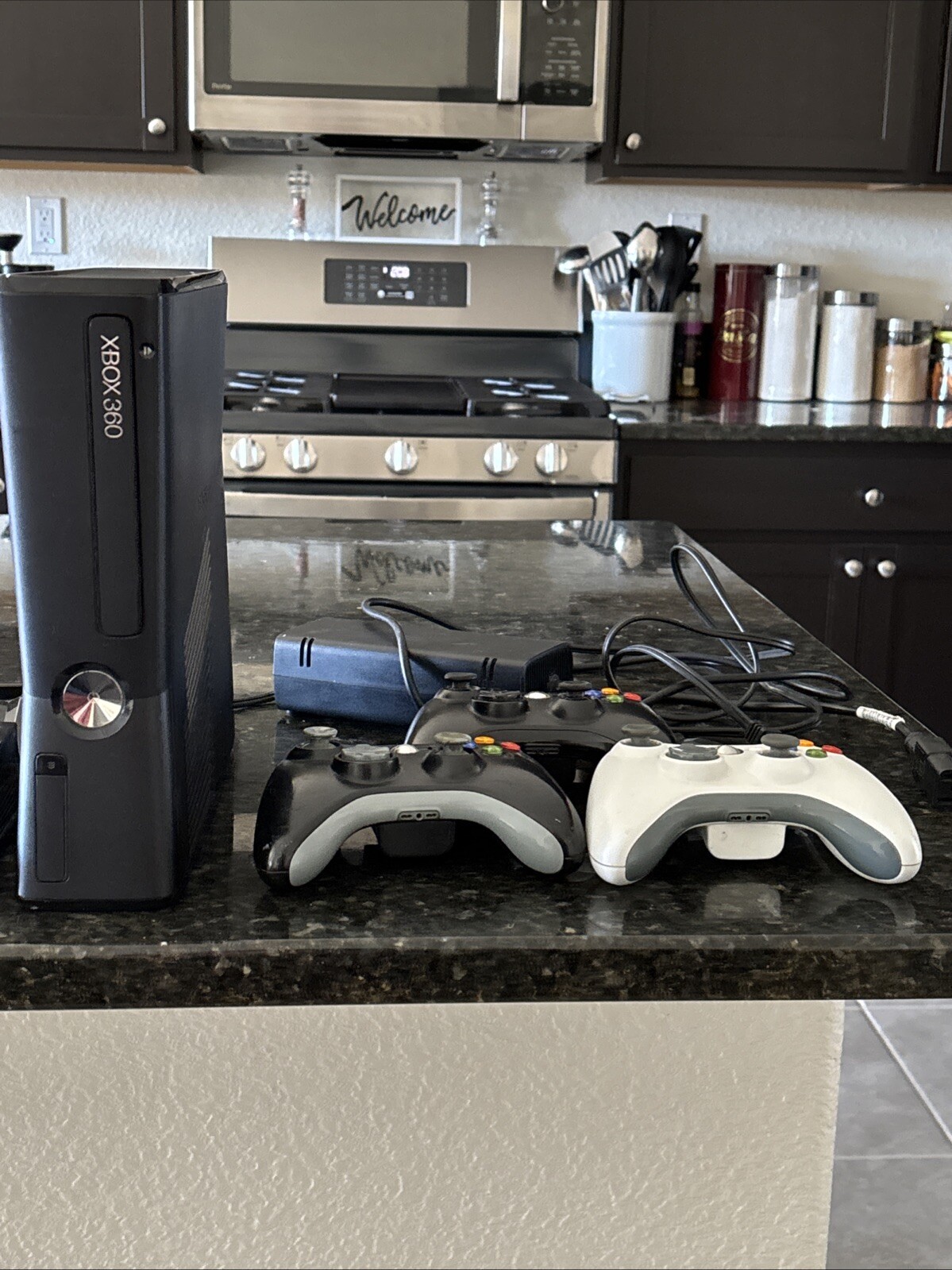 Microsoft Xbox 360 S 4GB Black Console, *LOOK IN DESCRIPTION*