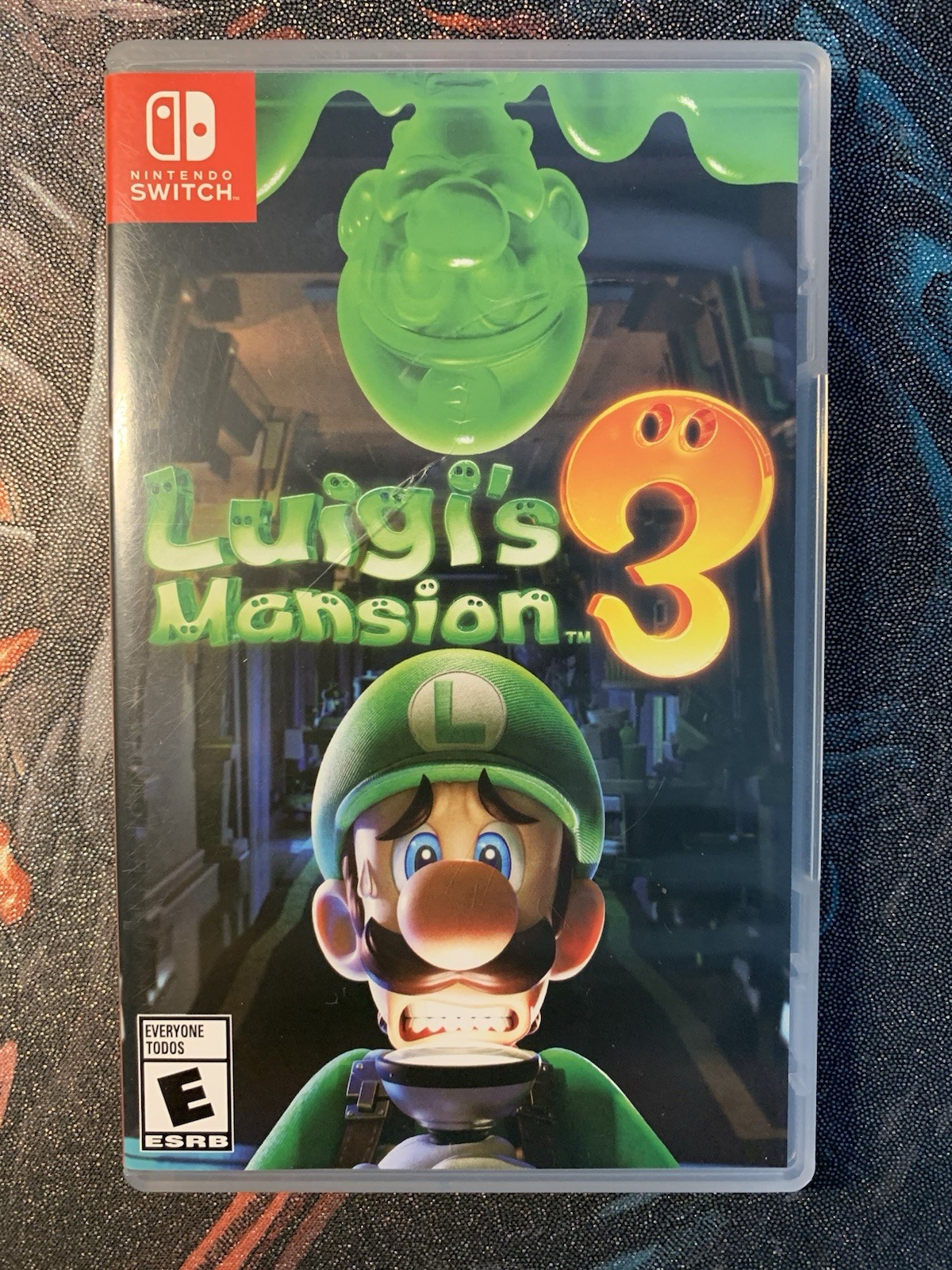 Nintendo Switch 32GB Console + CASE + SD Card + Luigi’s Mansion 3! + Stand!