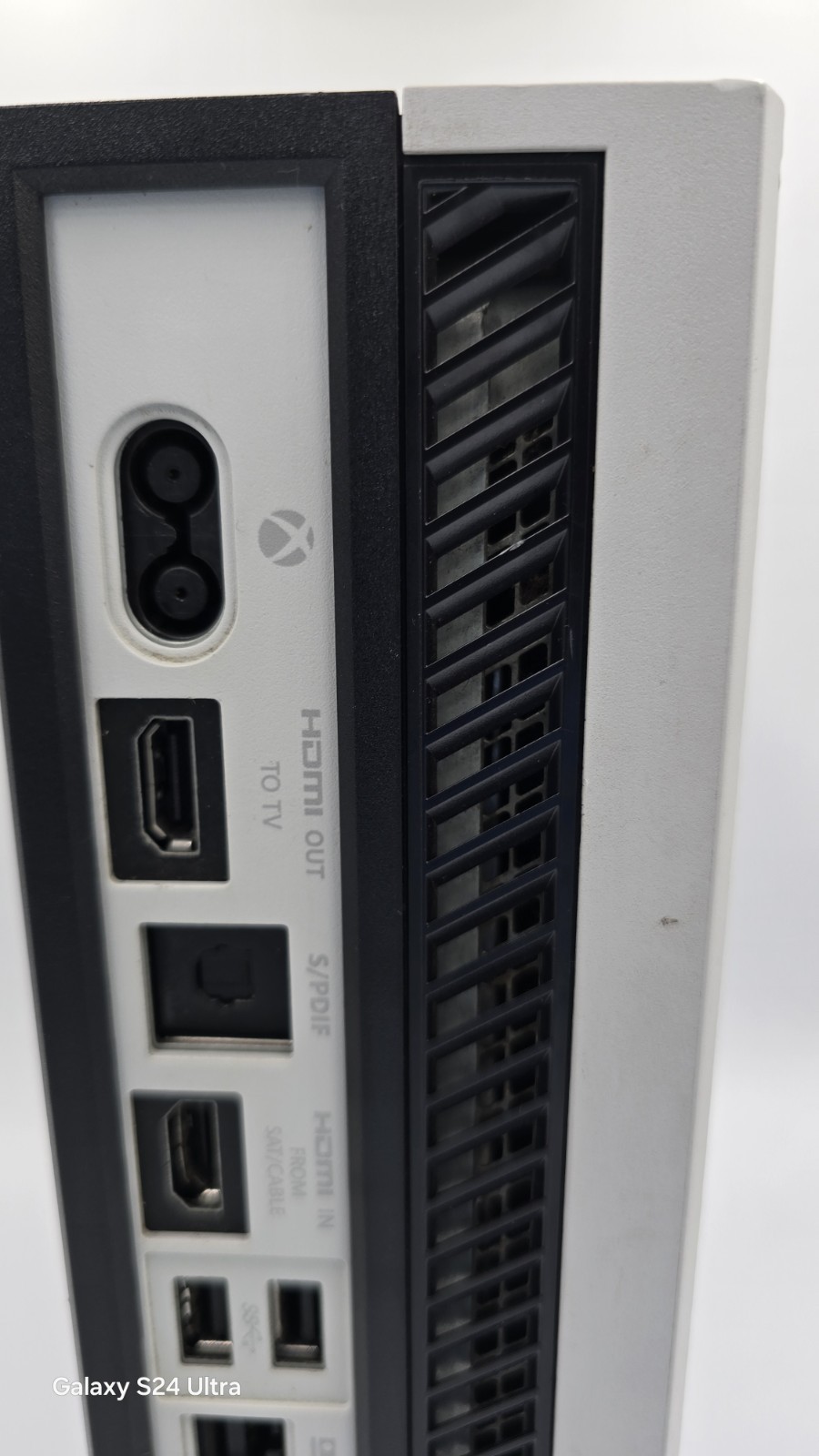 Microsoft Xbox One 1540 Home Console Blu-Ray Compatible White (2015)