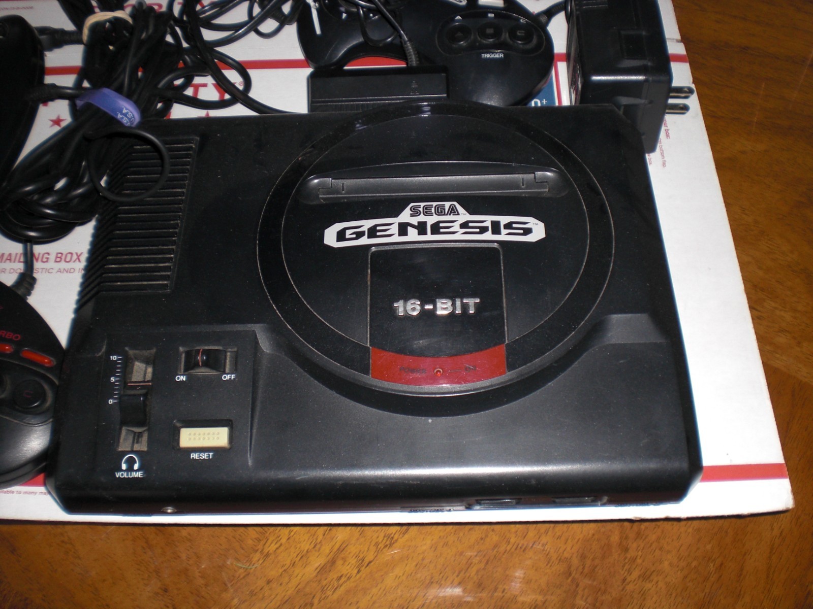 SEGA GENESIS 16 BIT CONSOLE 3 CONTROLERS 1 TURBO 11 GAMES COMPLETE * 1 OWNER *