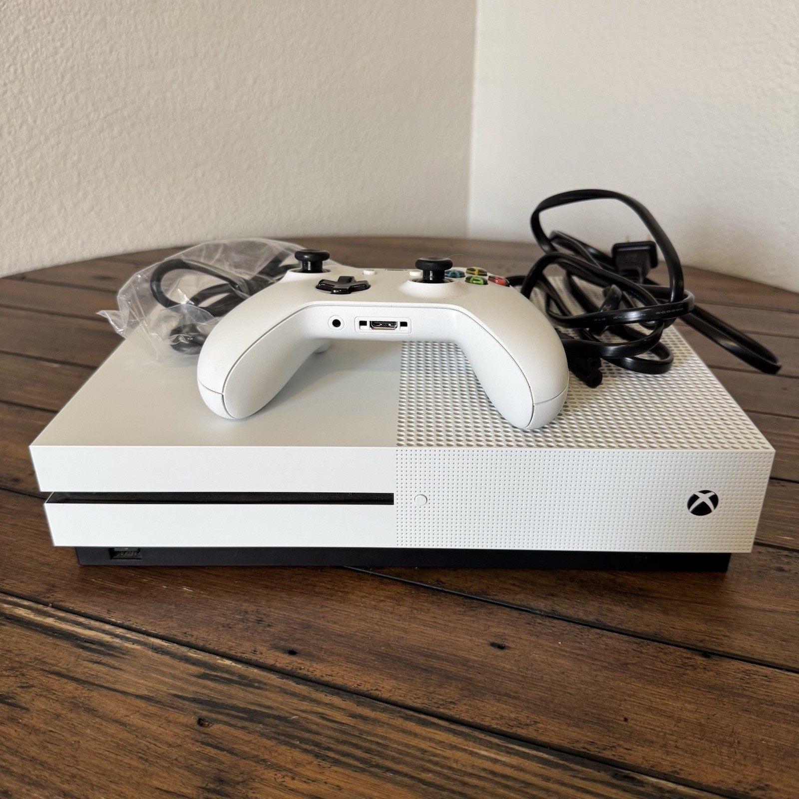 Xbox One S 500GB White Console Bundle (Model 1681) – Tested & Working