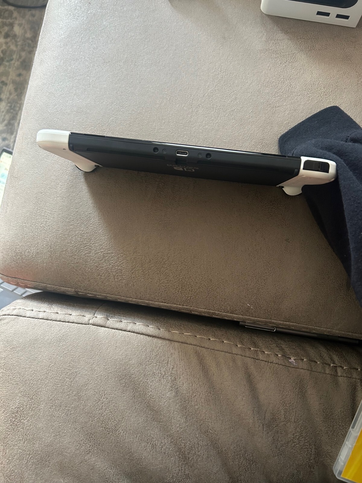 Nintendo Switch OLED Model – 64GB/White (HEGSKAAAA)
