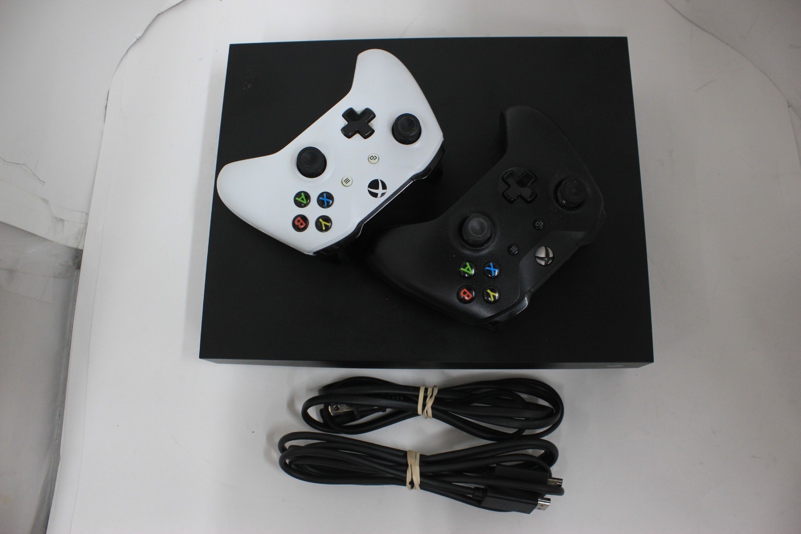 Microsoft Xbox One X 1TB Console Bundle 2 Wireless Controllers W/Case