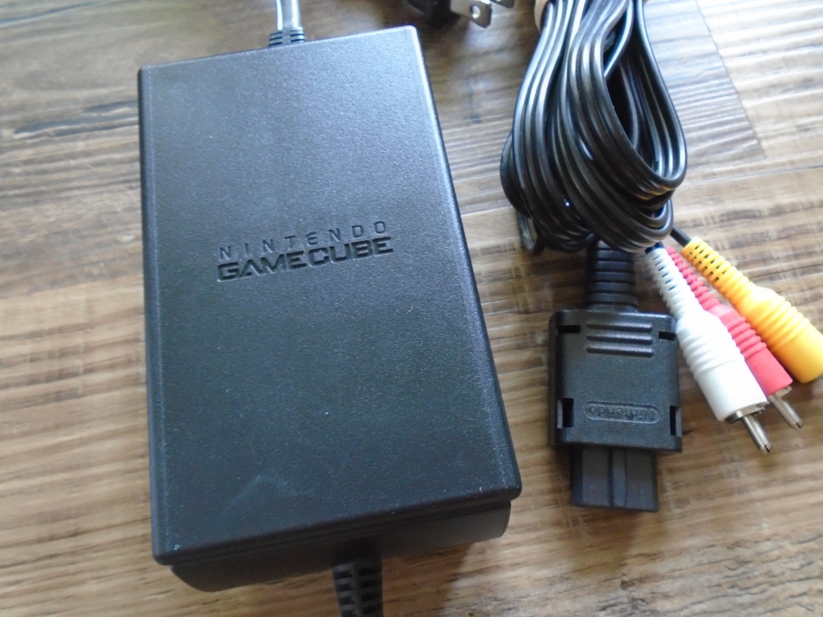 ONE OWNER GameCube console DOL-101 w/ controller, mario kart game Nintendo USA