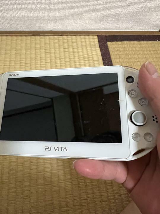 【Used】Sony PS Vita White PCH 2000 ZA12 Console w/Charger Wi-Fi PlayStation F/S