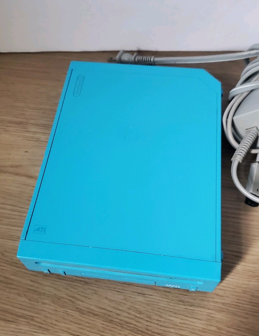 Nintendo Wii RVL-101 Blue Video Game Console Bundle with Hook-Ups Tested