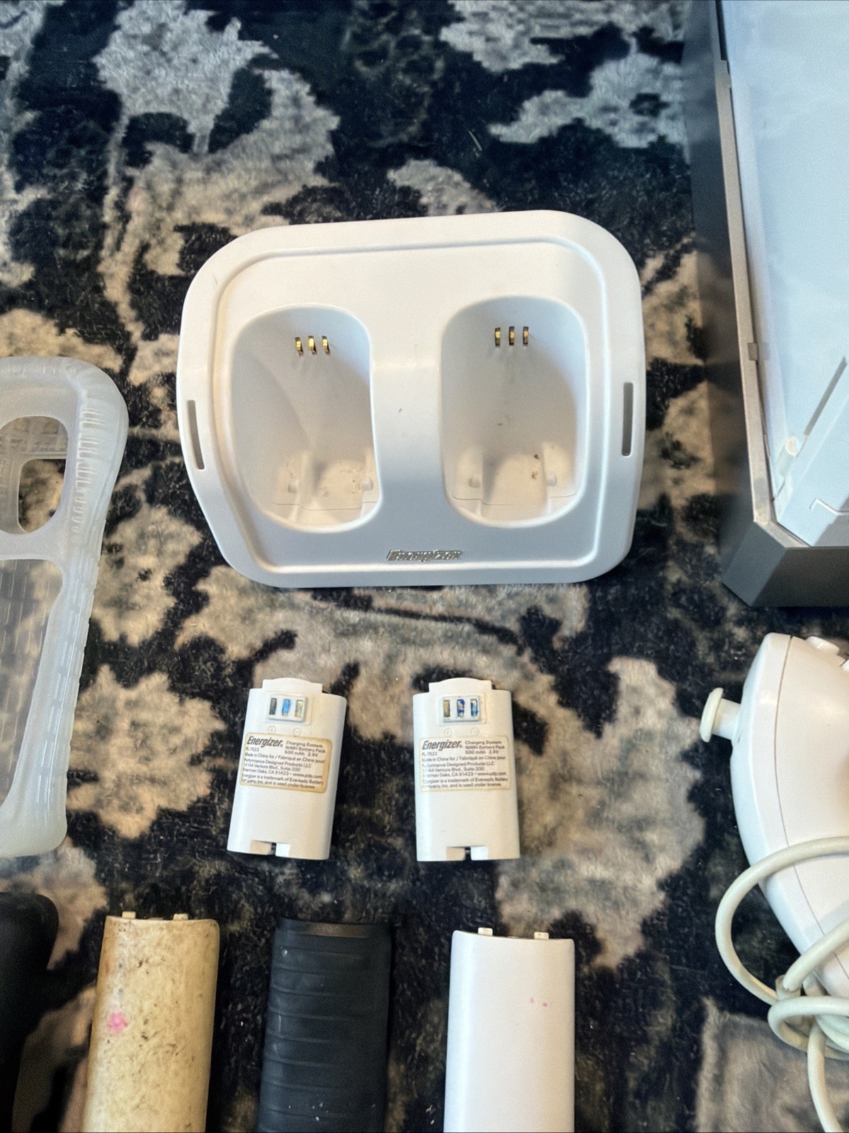 Nintendo Wii console bundle Controllers 14 Games And Various Cords (Not Tested)