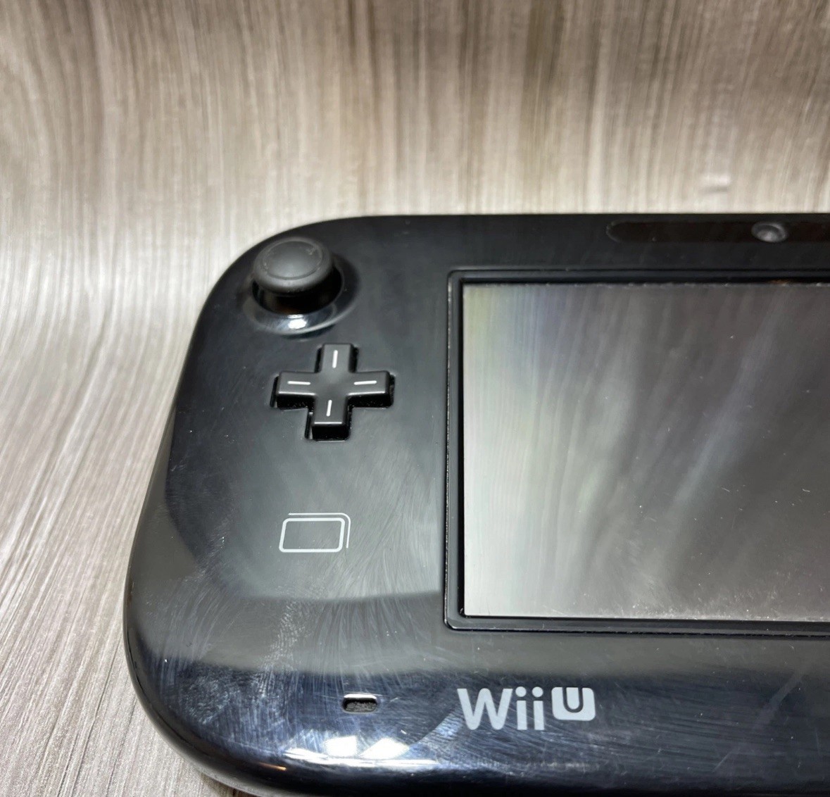 Nintendo WII U 32GB Console WUP-101 (02) With Gamepad