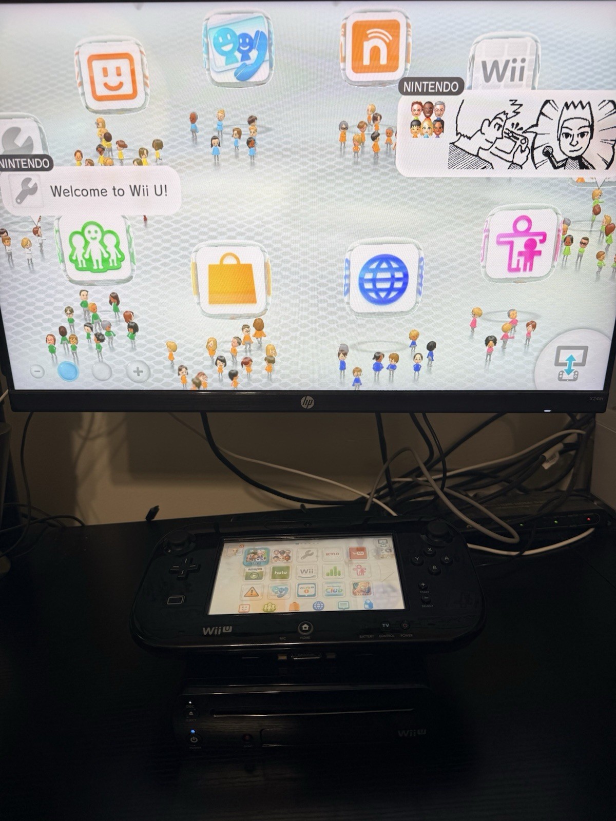 Nintendo Wii U 32GB Console bundle w/GamePad, 5 Games great condition