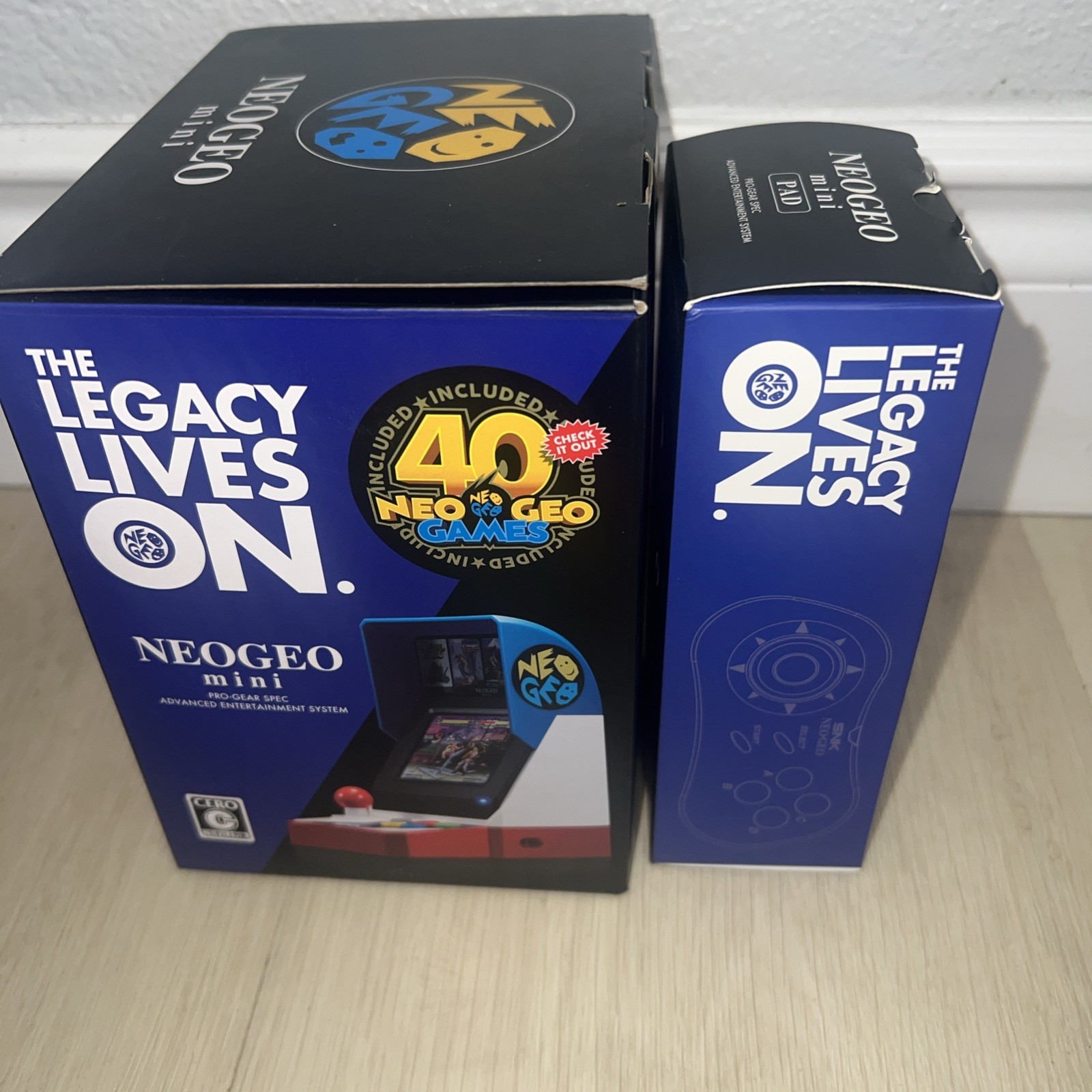 SNK NEO GEO Mini console Classic Arcade 40 Games included + New Mini Pad