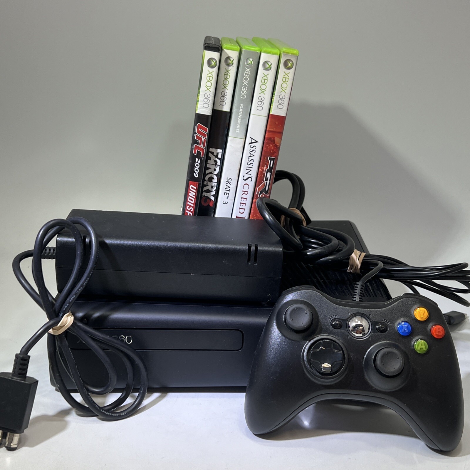 Xbox 360 S Slim 4GB Console Bundle Controller Lot Of 5 Games #ML 3