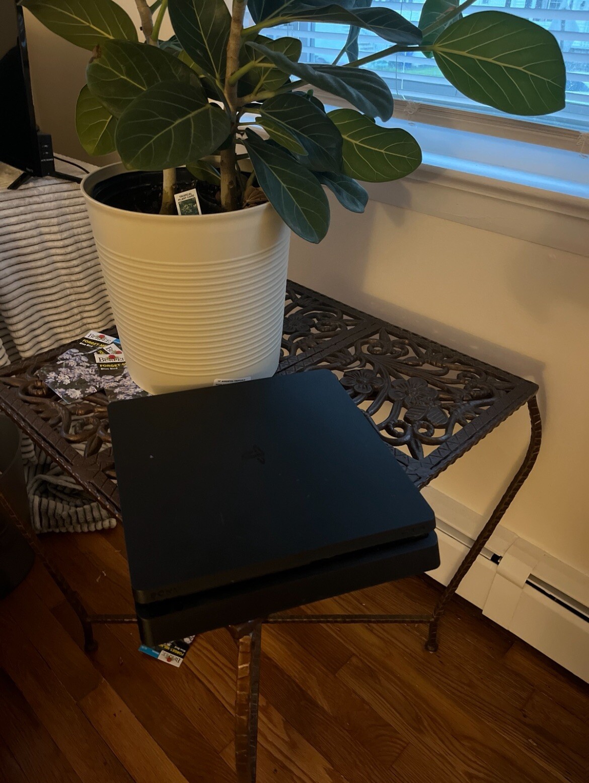PS4 Slim 2016 w/MortalKombat 11