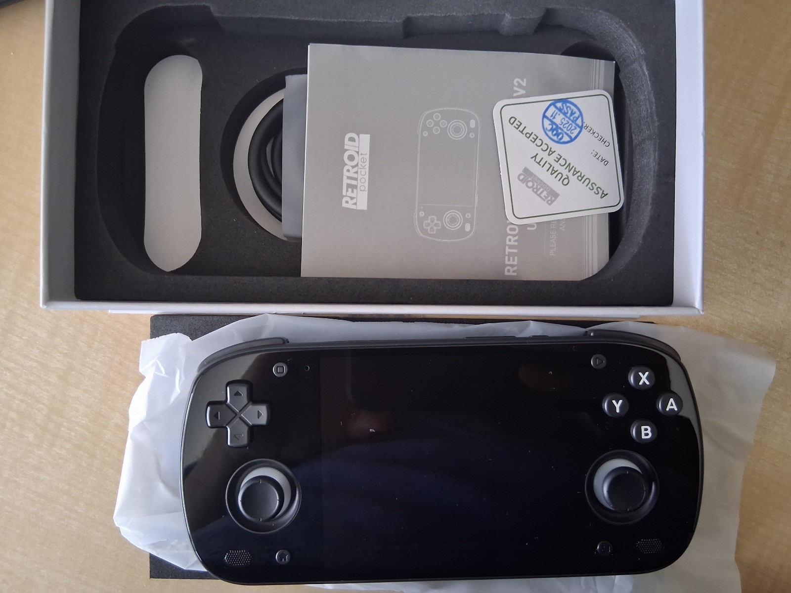 Retroid Pocket Mini V2 Handheld + Official Screen Protector + Custom Button Set