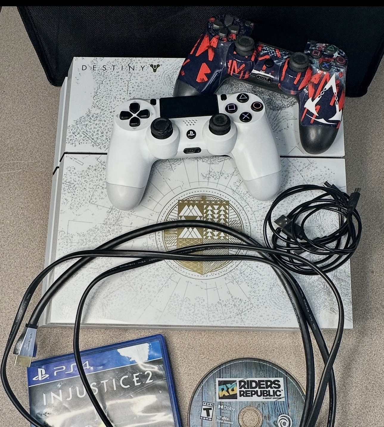 Sony PlayStation 4 PS4 Destiny Console Limited Edition 2 Controllers 2 Games