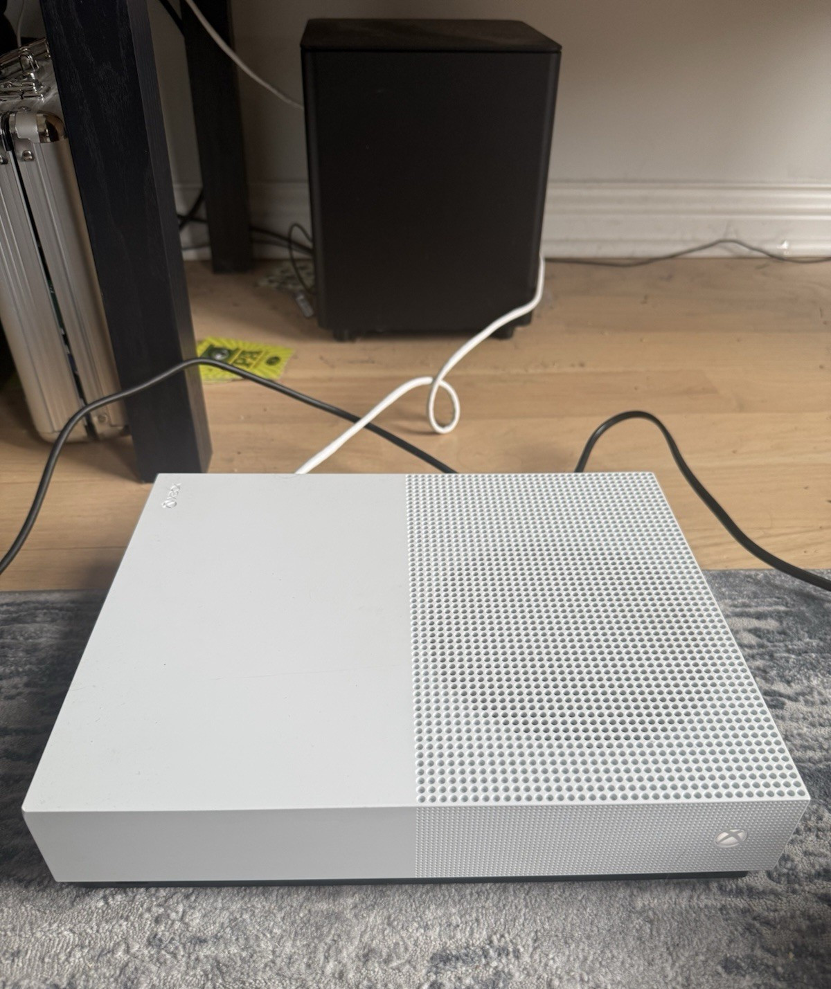 Microsoft Xbox One S White Home Console HDMI Wi-Fi Capability