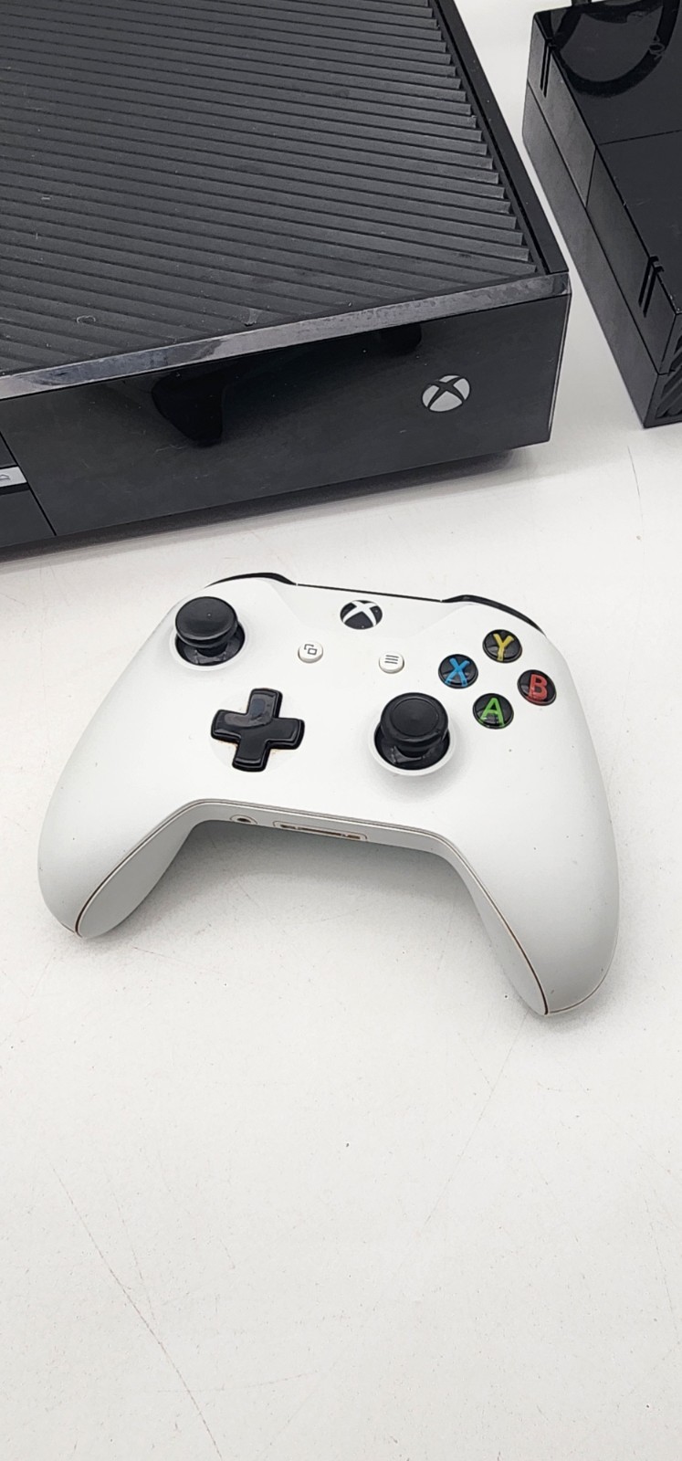 Microsoft Xbox One w/ Controller 1TB Black Console (Model 1540) Tested