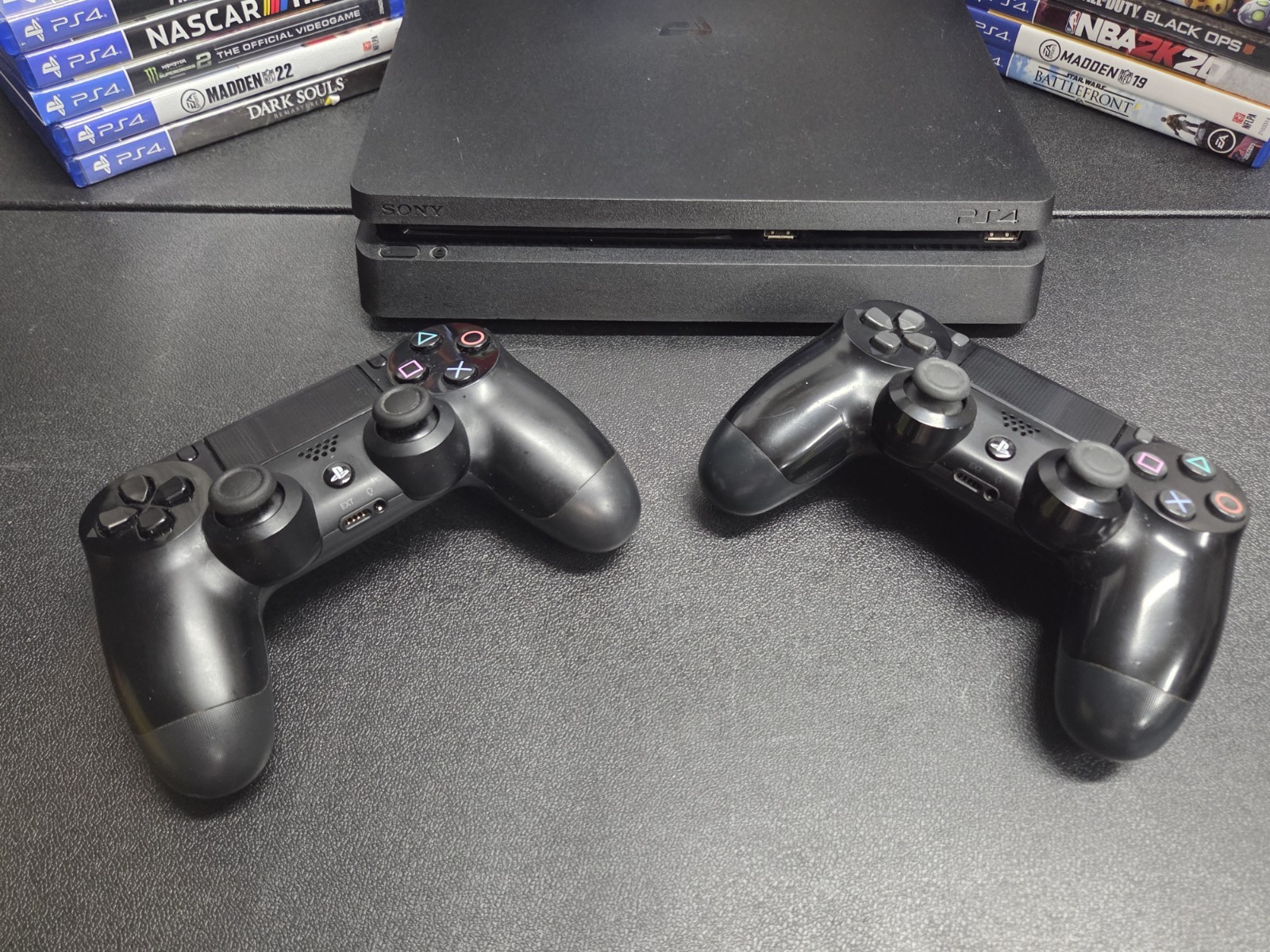 PlayStation 4 Console Bundle 500GB-2 Controllers-12 Games