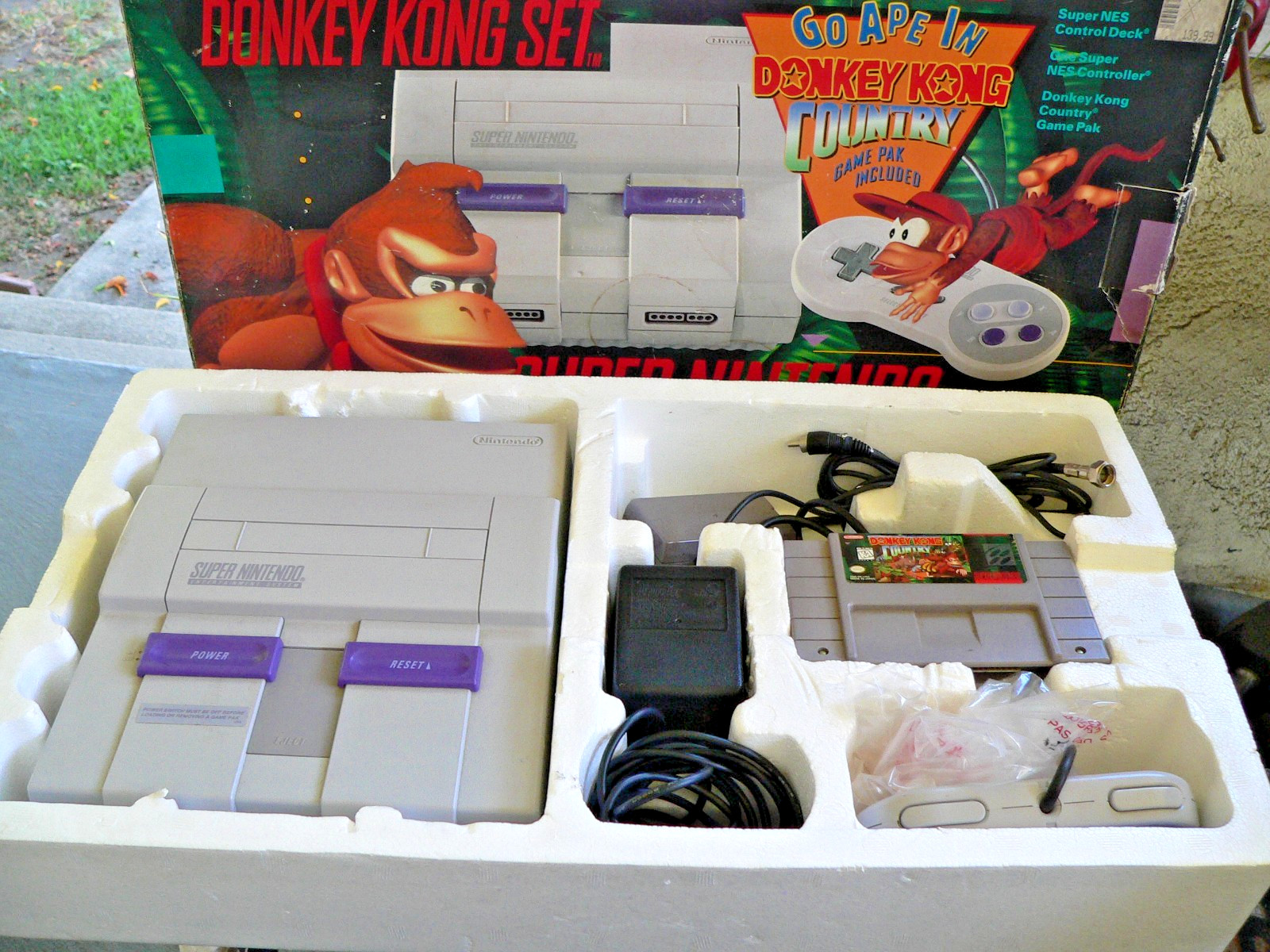 *Matching Serial* SNES Donkey Kong Country Console Set