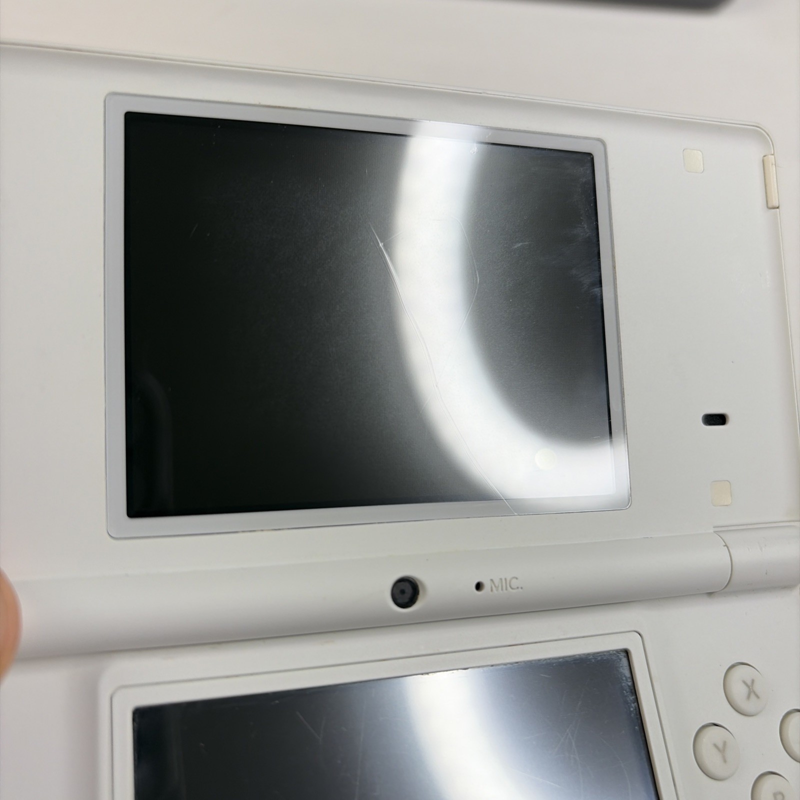 Nintendo DSi White Handheld Game Console with Charger. TESTED/WORKING US Model