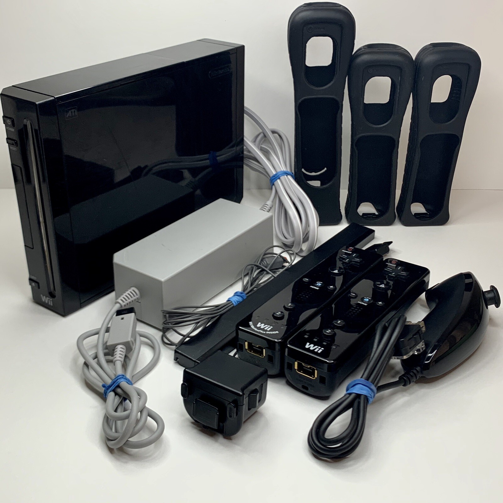 Black Wii Console w/ Extras & Manuals – TESTED & WORKS (RVL-001)
