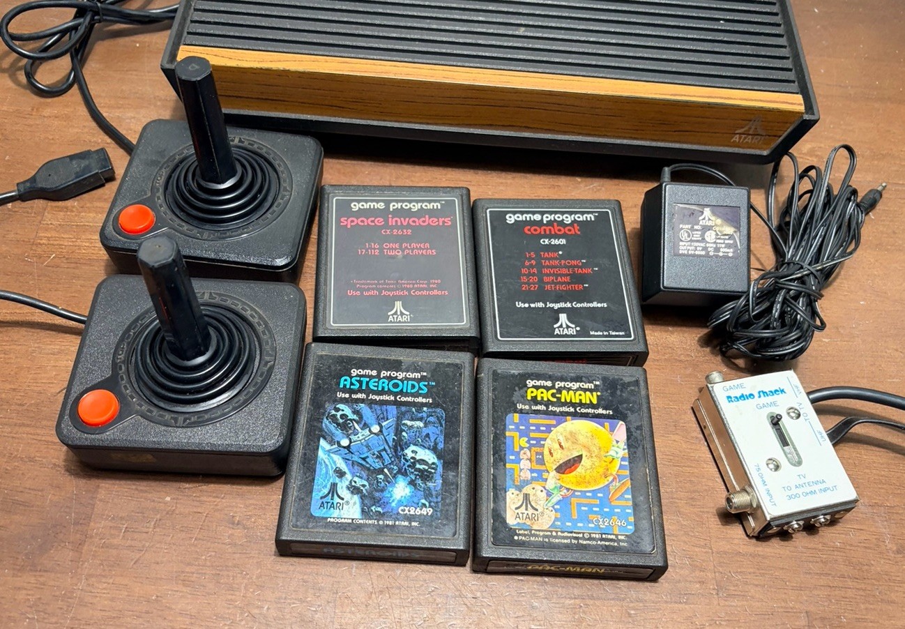 ATARI 2600 Woodgrain 6 Switch Bundle Console Joysticks Cords & 4 Games TESTED!