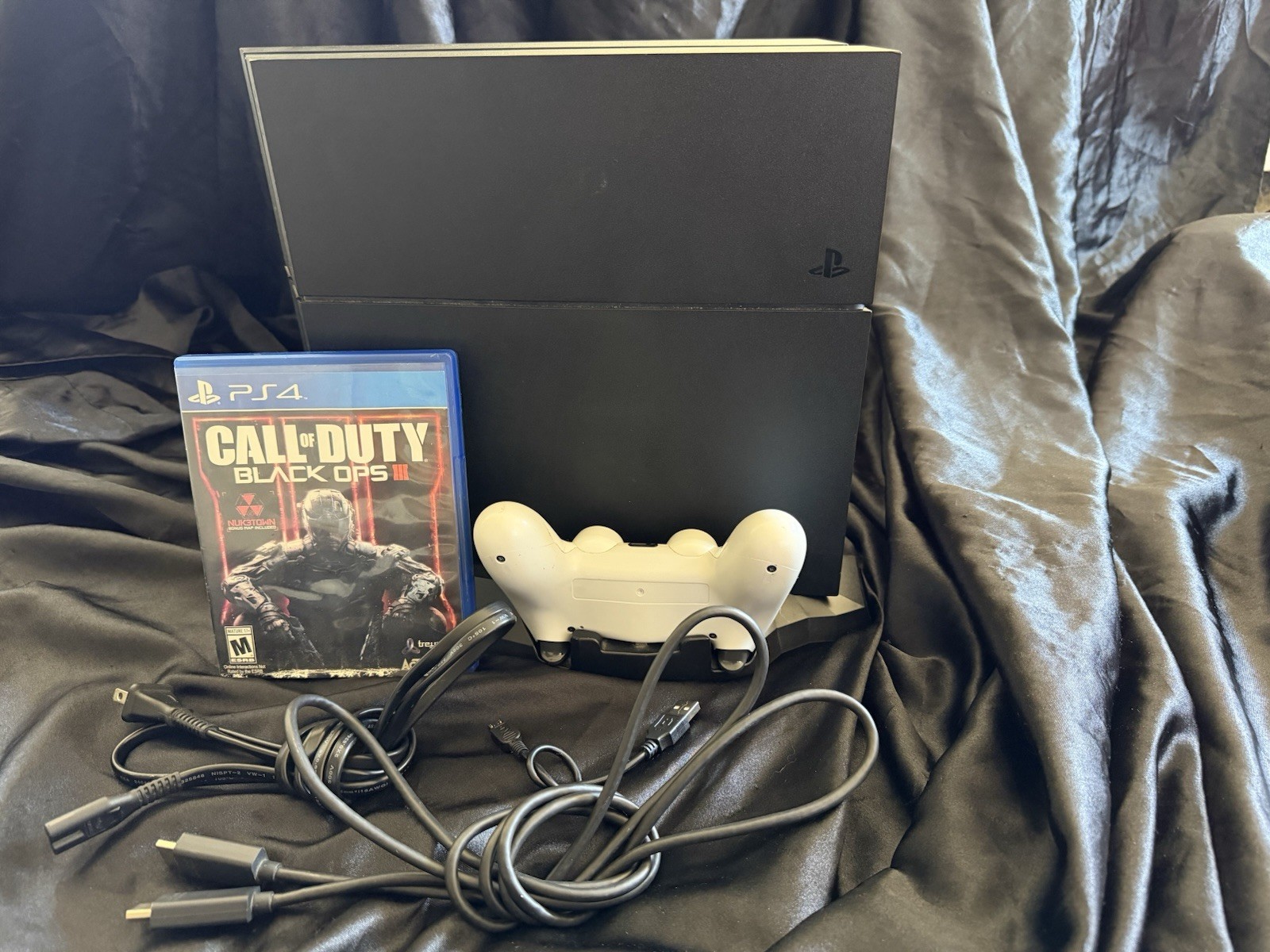 Sony PlayStation 4 PS4 CUH-1215A 500GB Console Bundle Cooling Stand Tested
