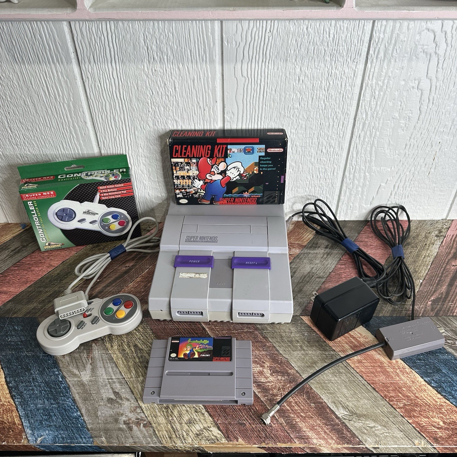 Super Nintendo SNES Console SNS-001 Bundle w/ Lemmings & Cleaning Kit + 2 Contls