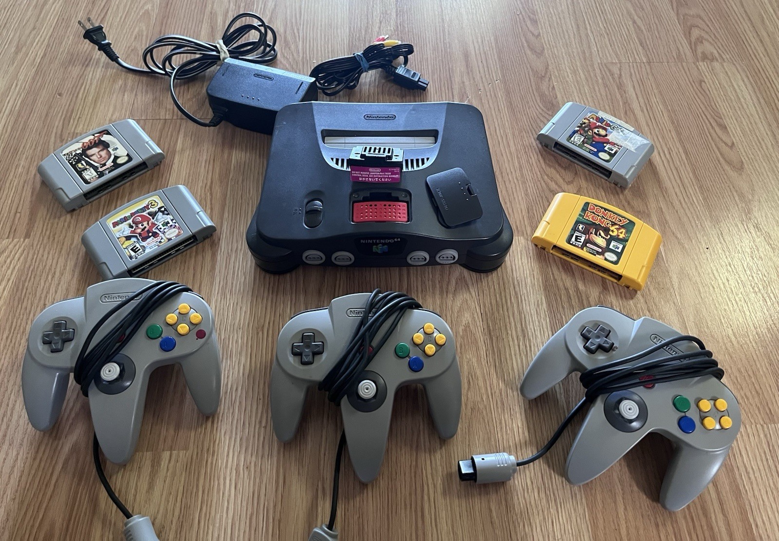 Nintendo 64 Console Bundle 3 Controllers Expansion Pak Mario Golf GoldenEye Don…