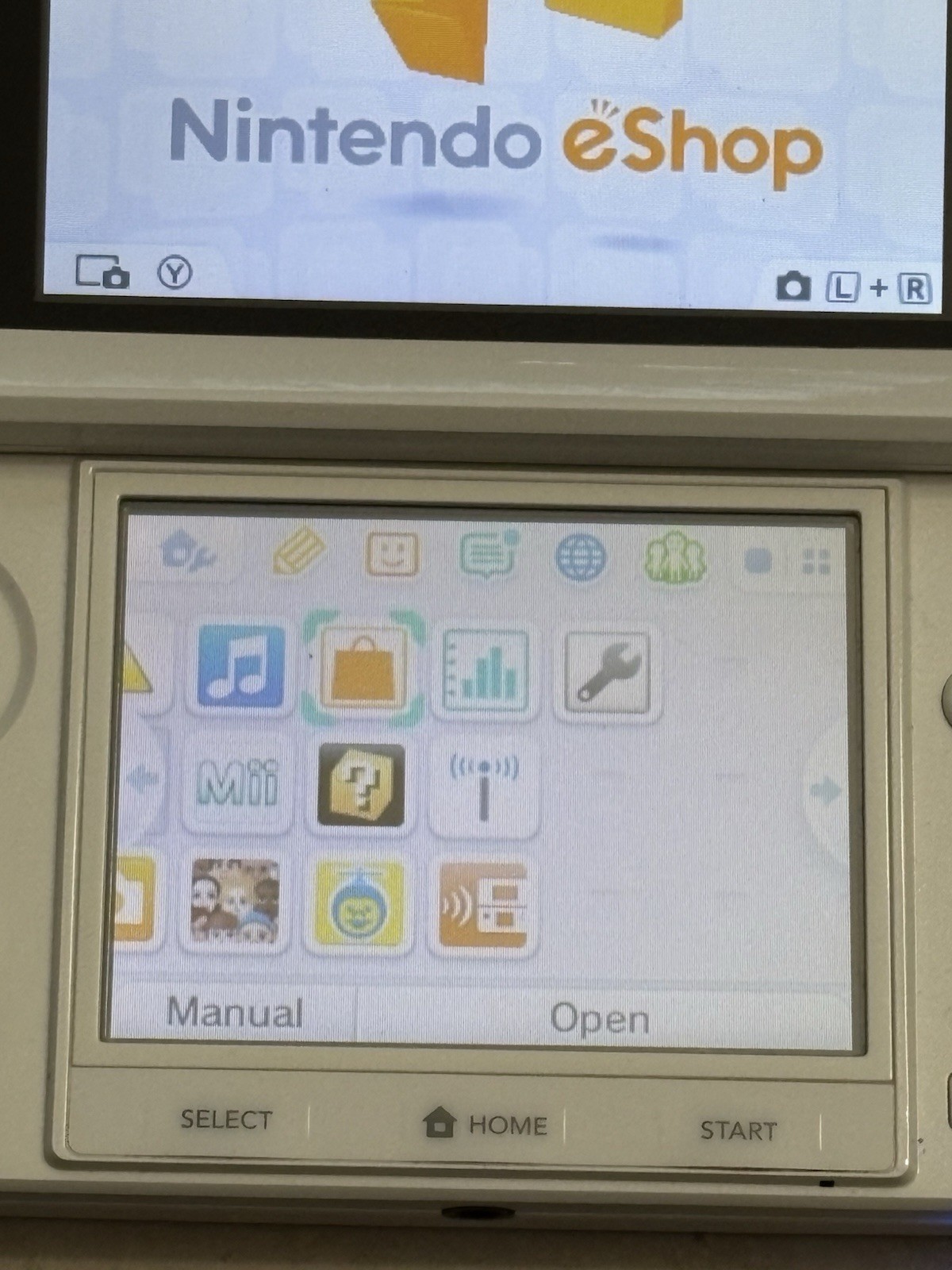 Nintendo 3DS Console White Edition With Charger US SELLER New Top Screen