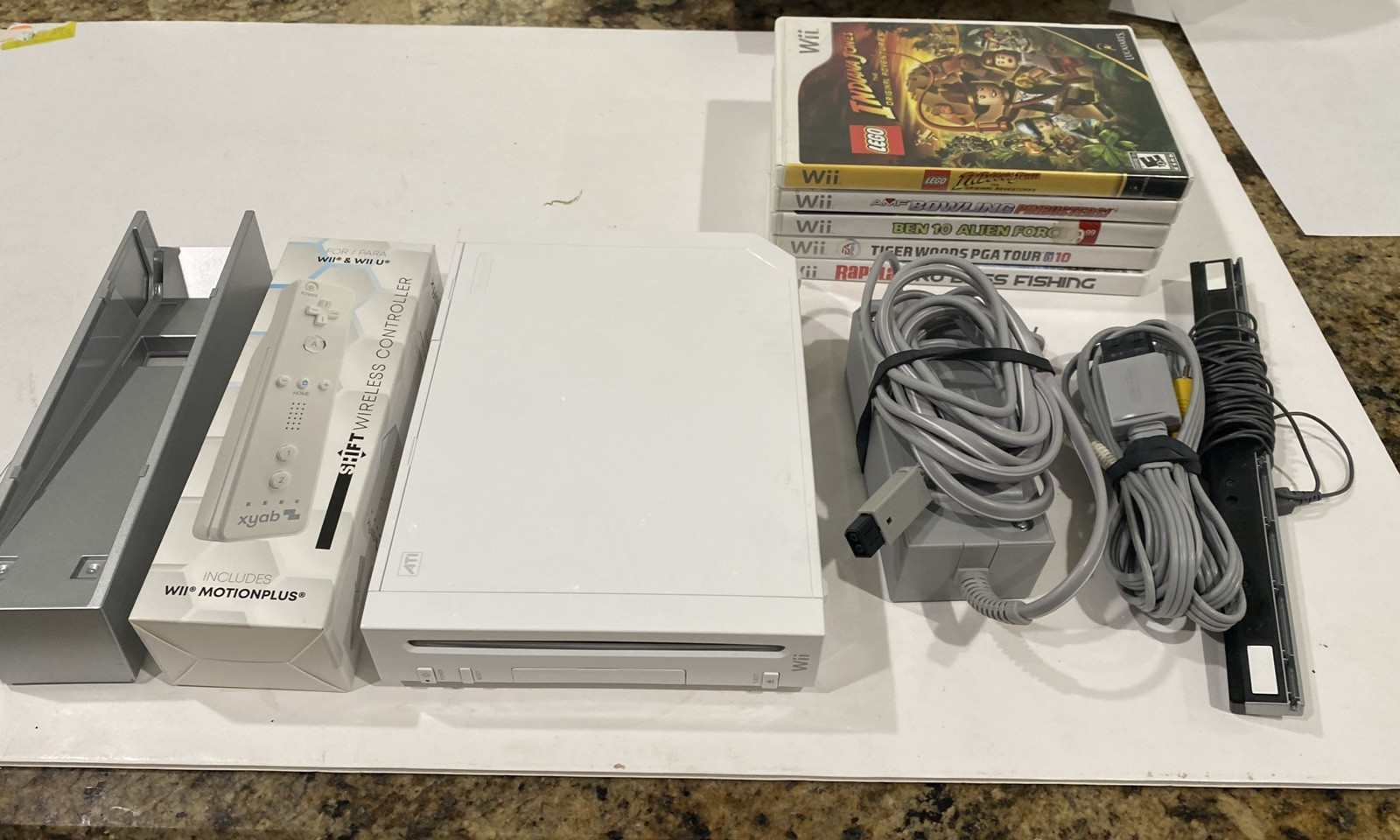 Nintendo Wii Console Bundle rvl-001 5 Games Included + Motion Plus