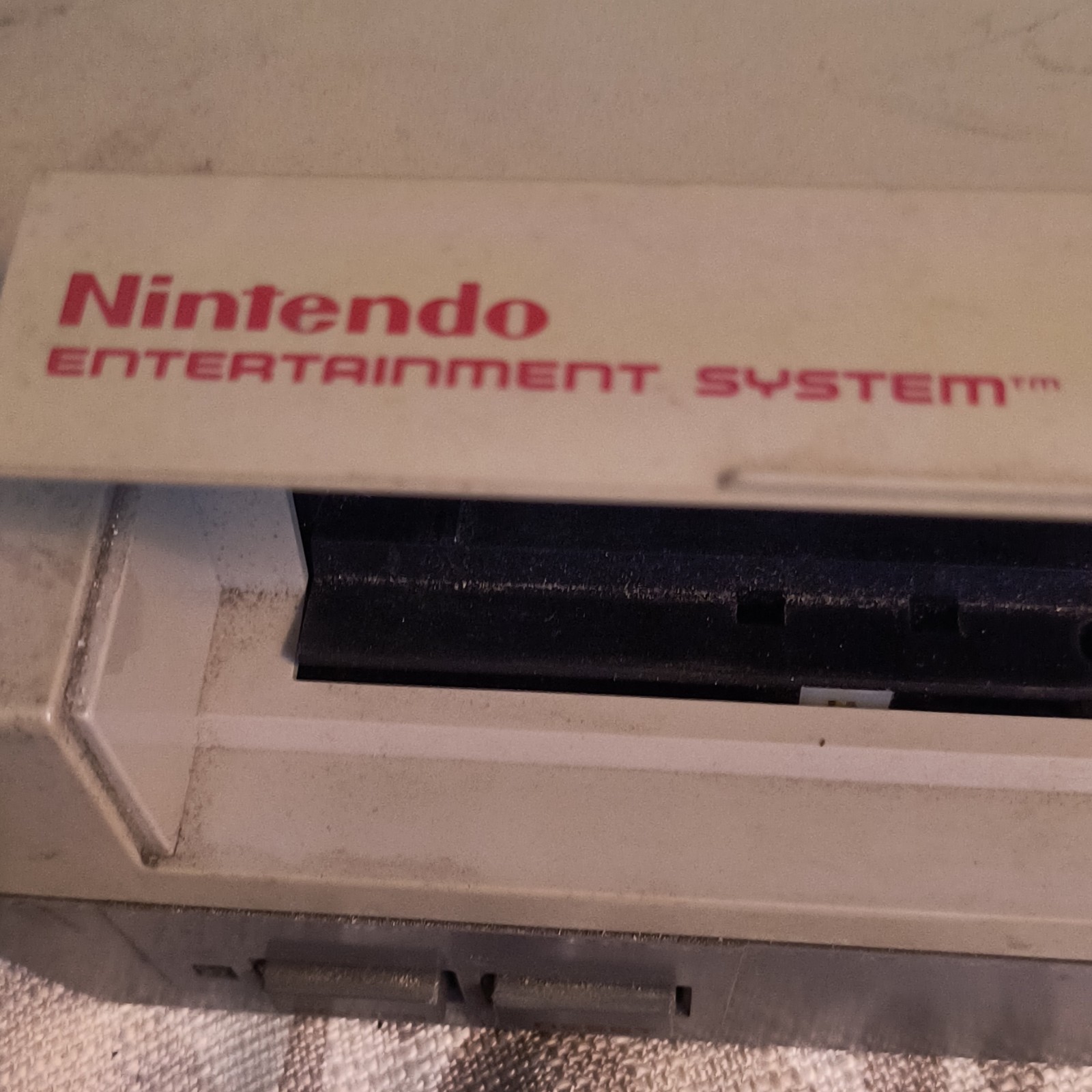 Nintendo NES-001 Entertainment System Console Gray/Beige RF NTSC-U/C 1985